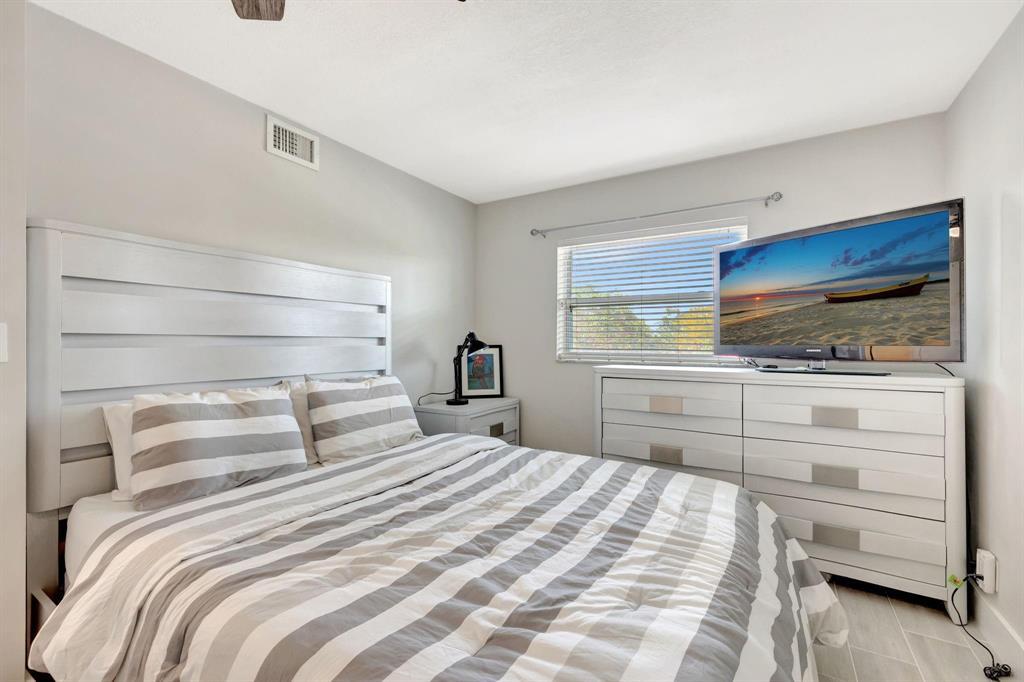 8605 W Sample Road 311