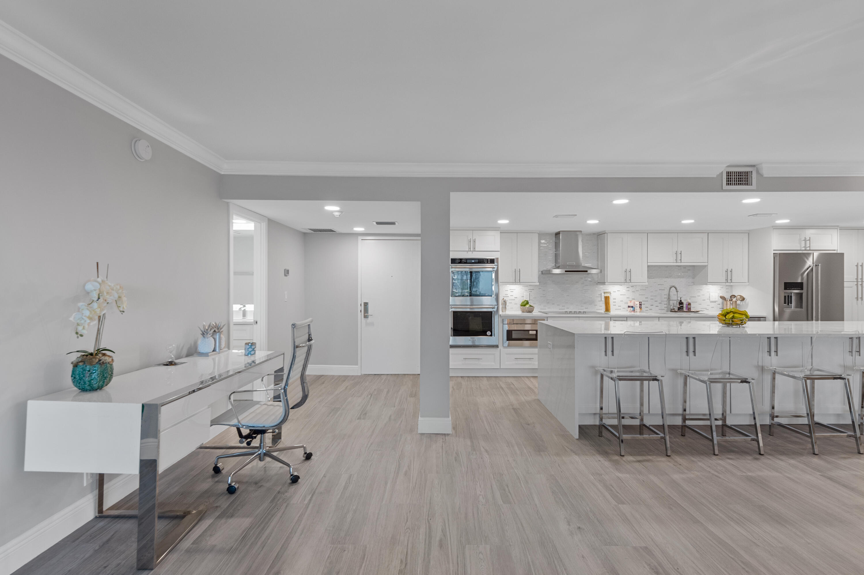 777 NE Bayshore Drive 705