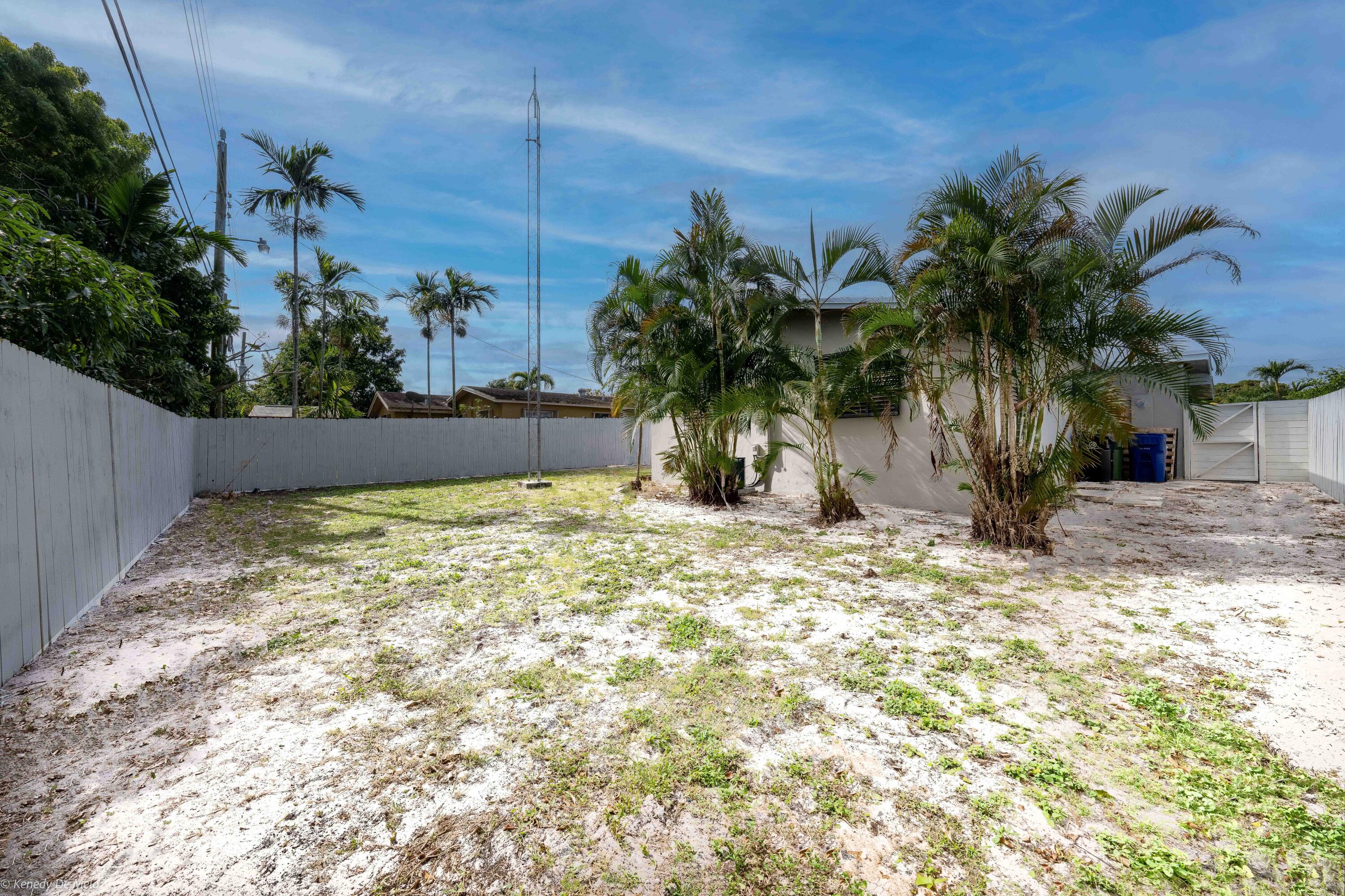 120 SW 29th Terrace