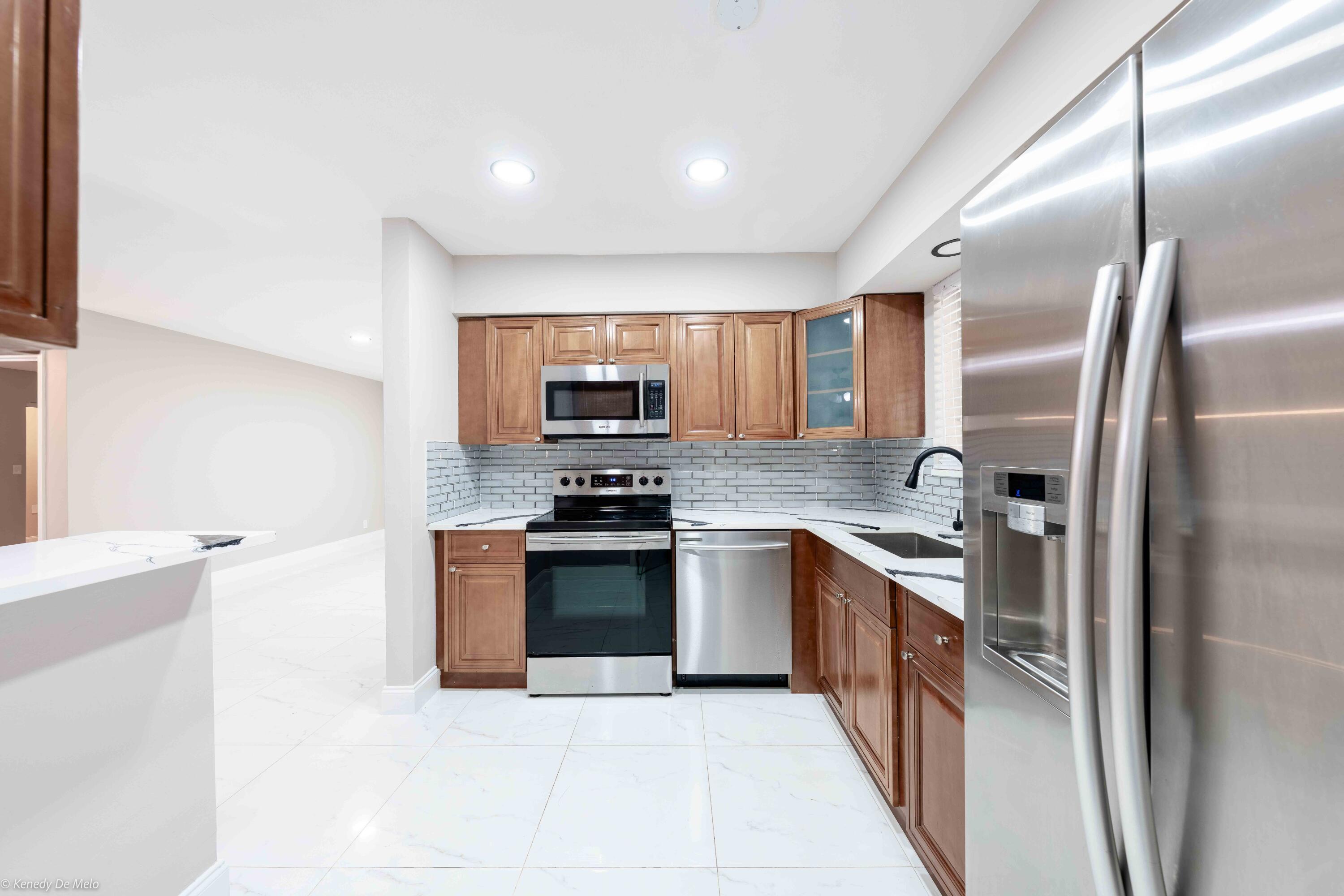 120 SW 29th Terrace