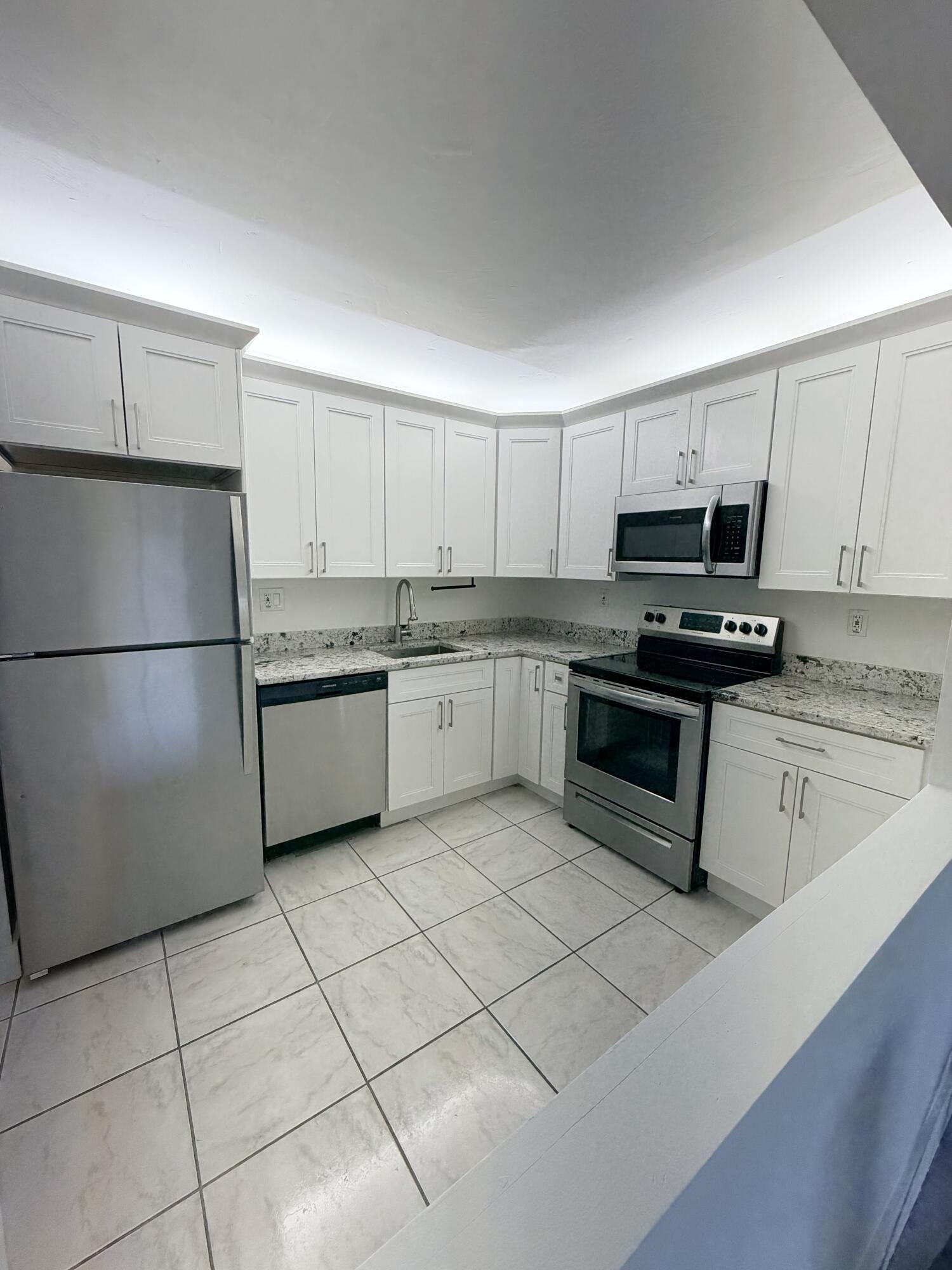 9235 SW 8th Street 512