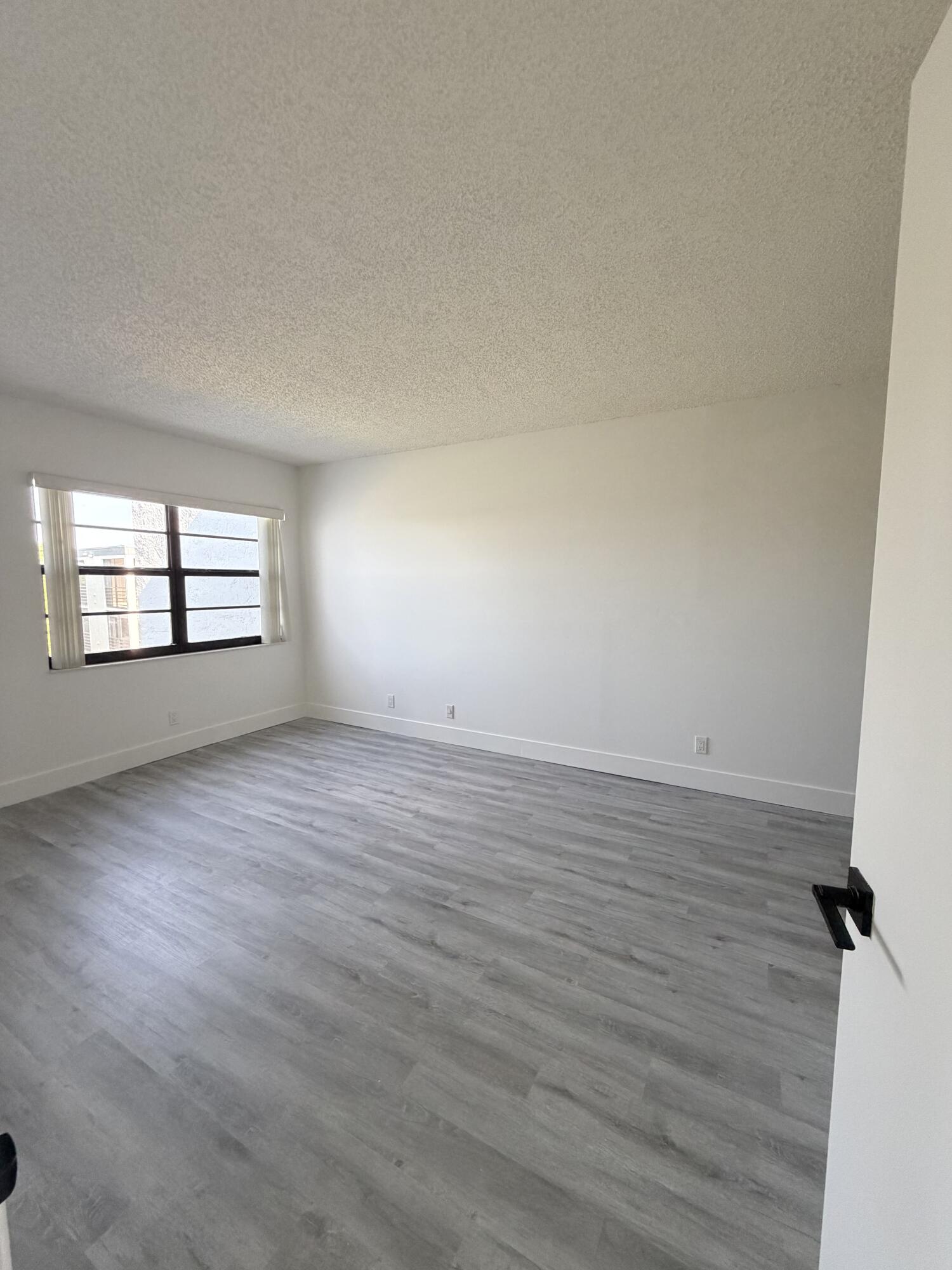 9235 SW 8th Street 512