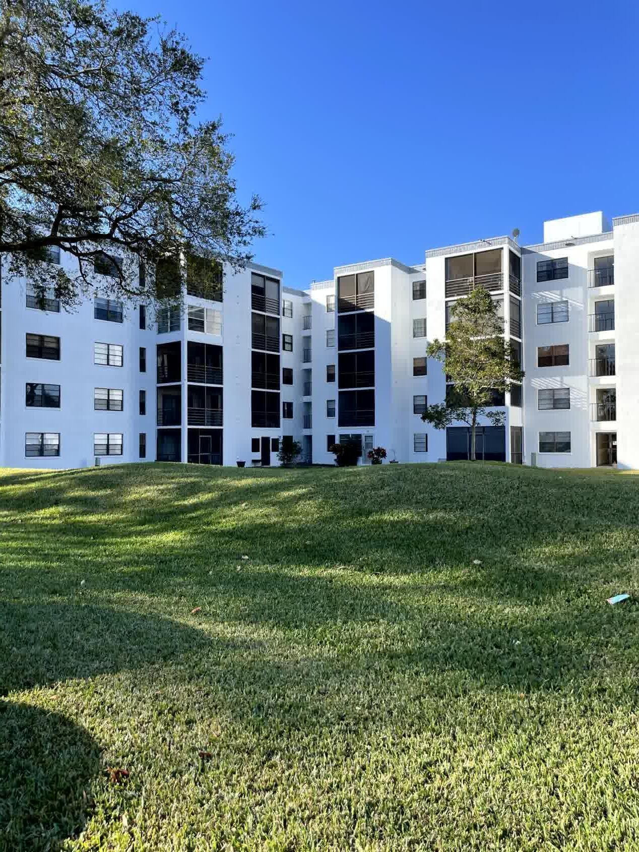 9235 SW 8th Street 512