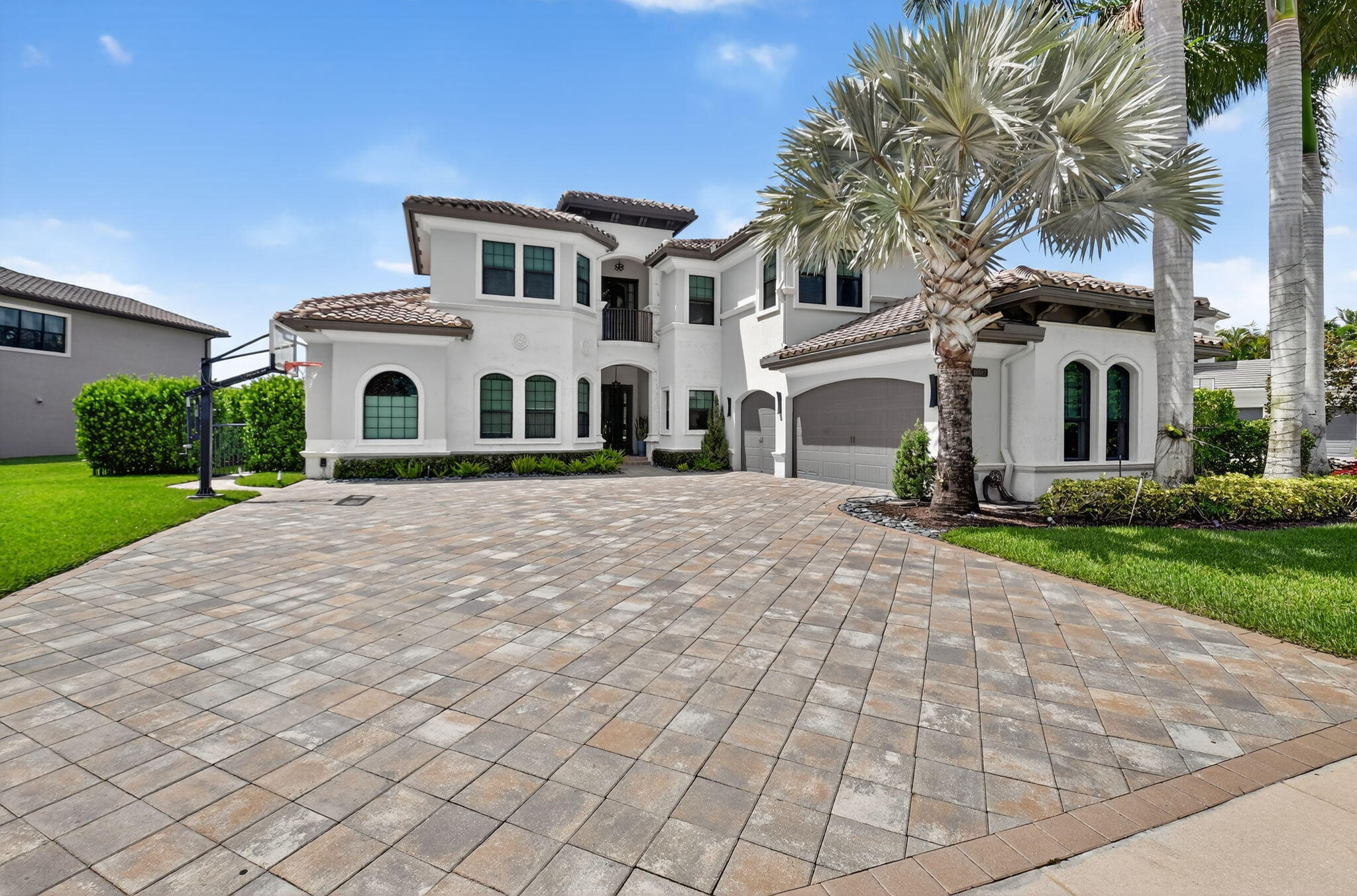 16892 Strasbourg Lane