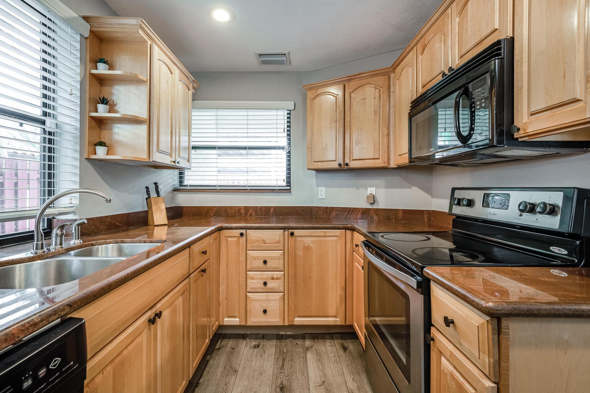 2530 NE 9th Street 1