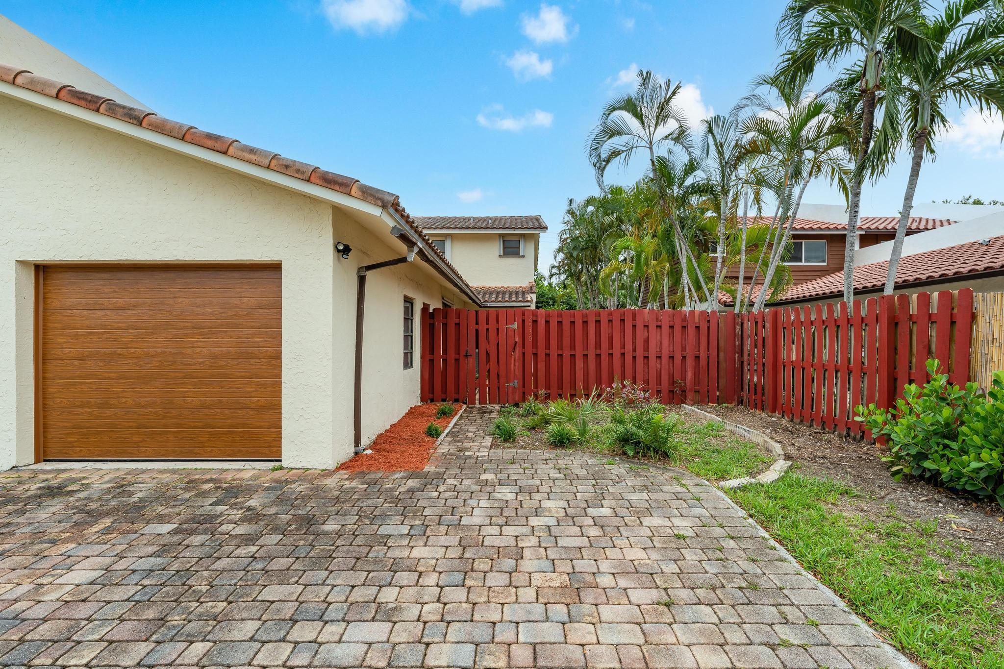 2530 NE 9th Street 1