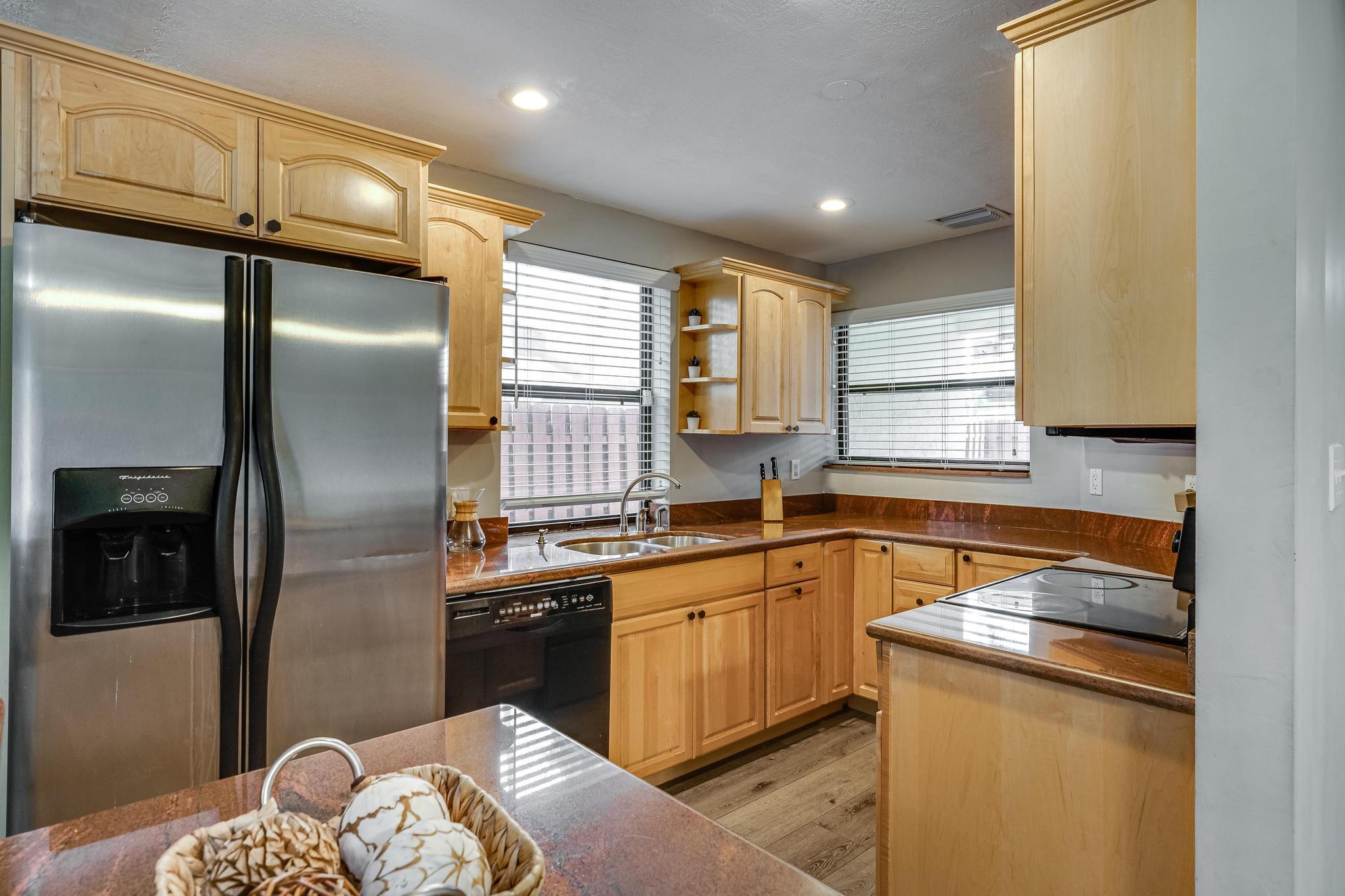 2530 NE 9th Street 1