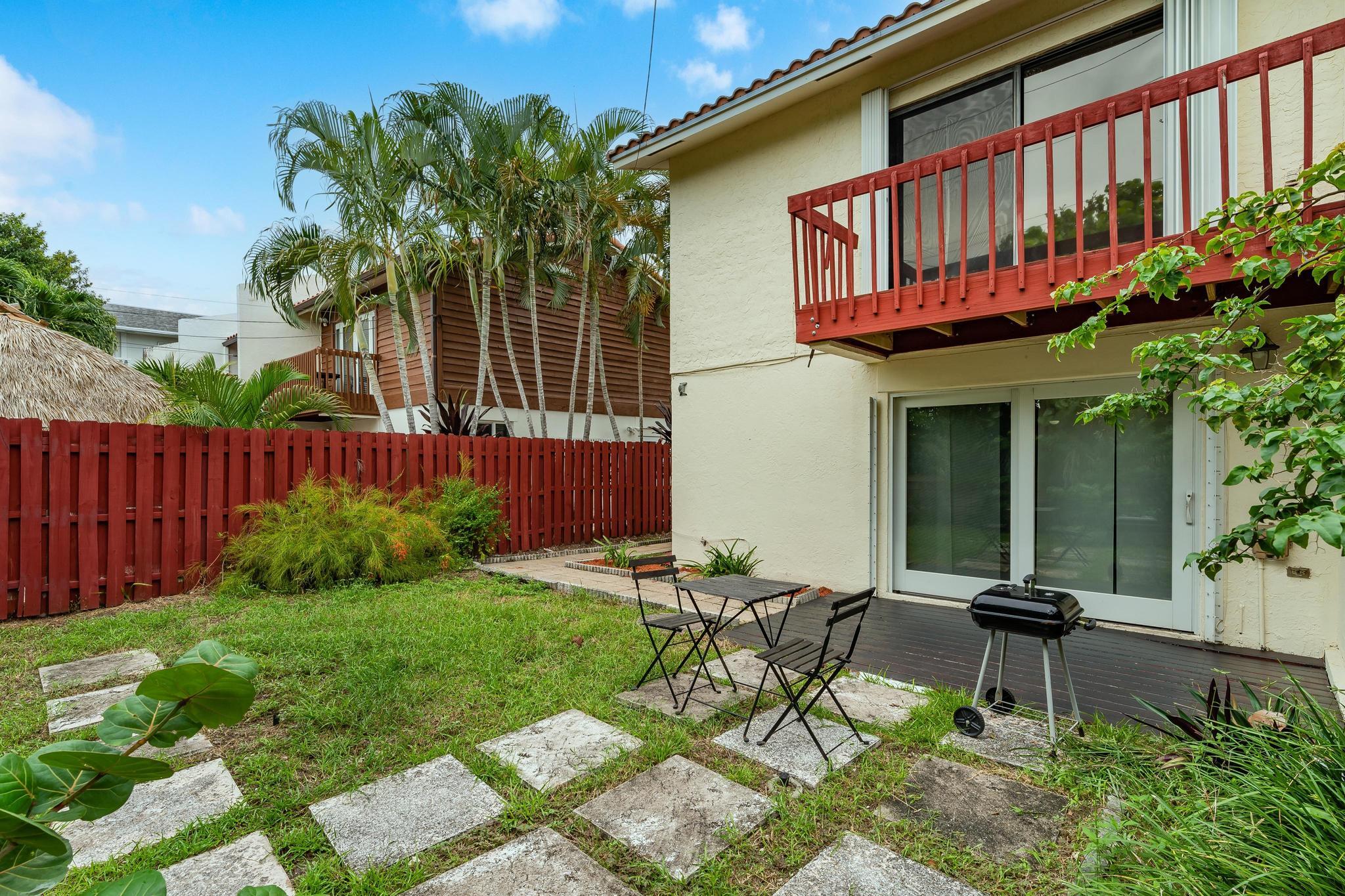 2530 NE 9th Street 1