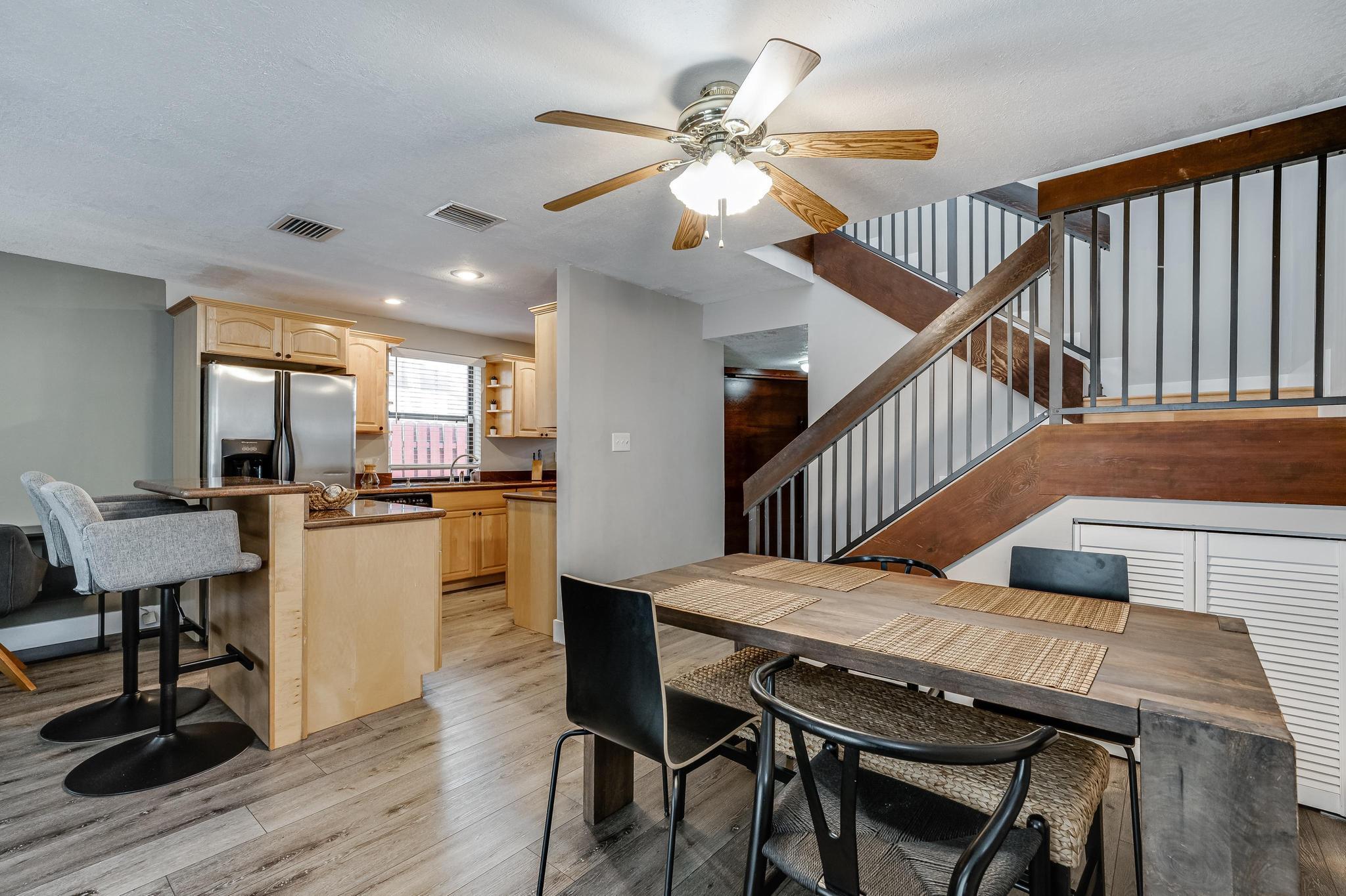 2530 NE 9th Street 1