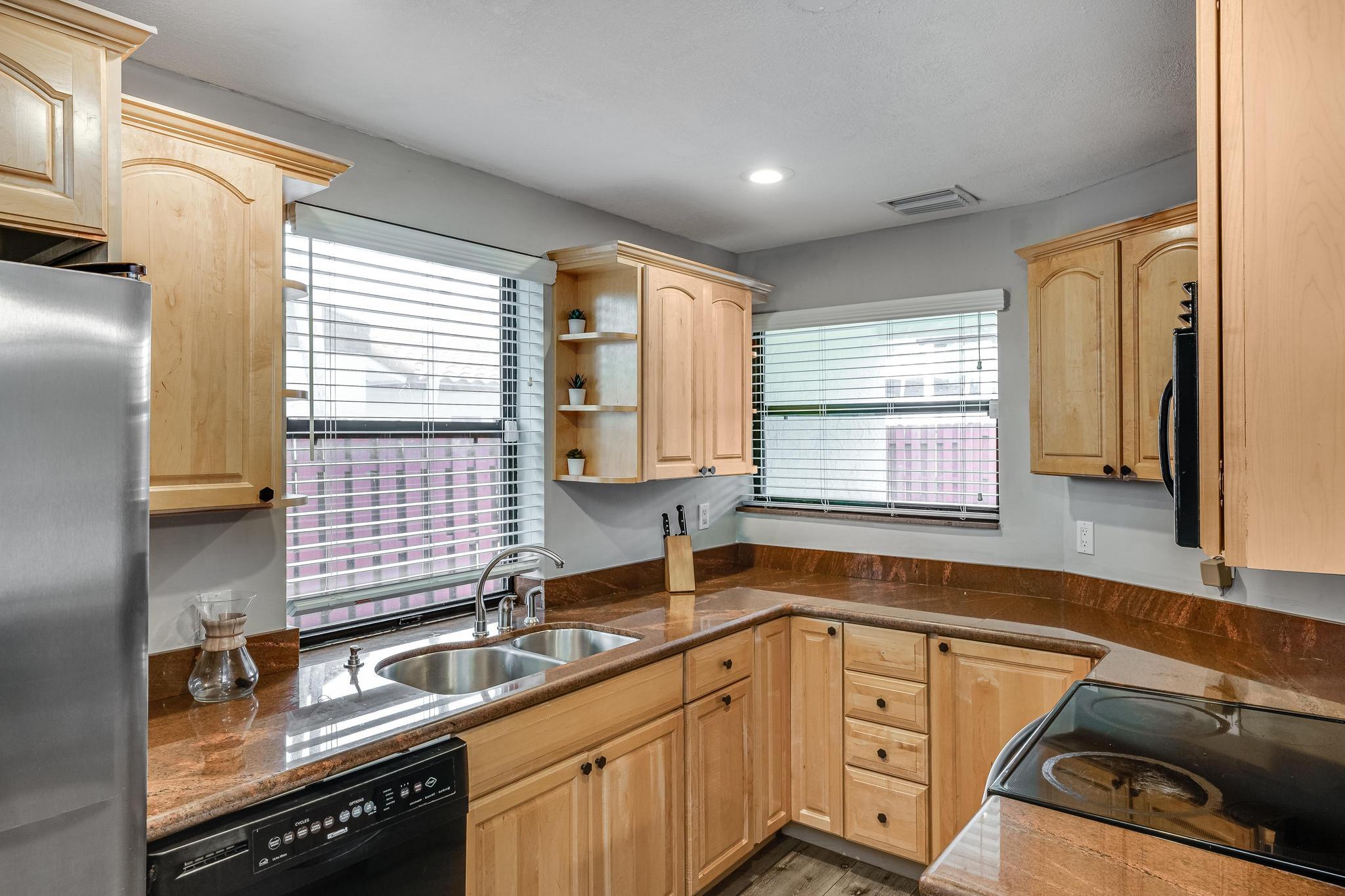 2530 NE 9th Street 1