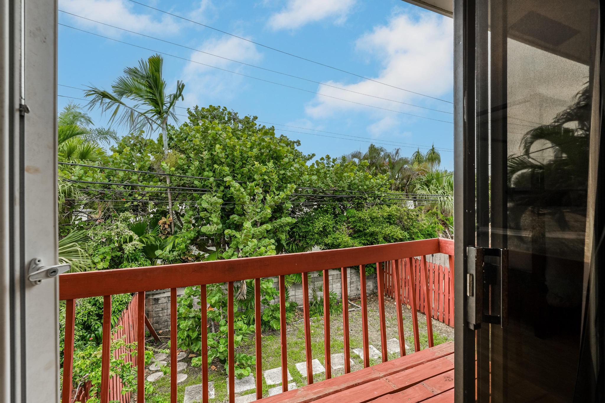 2530 NE 9th Street 1