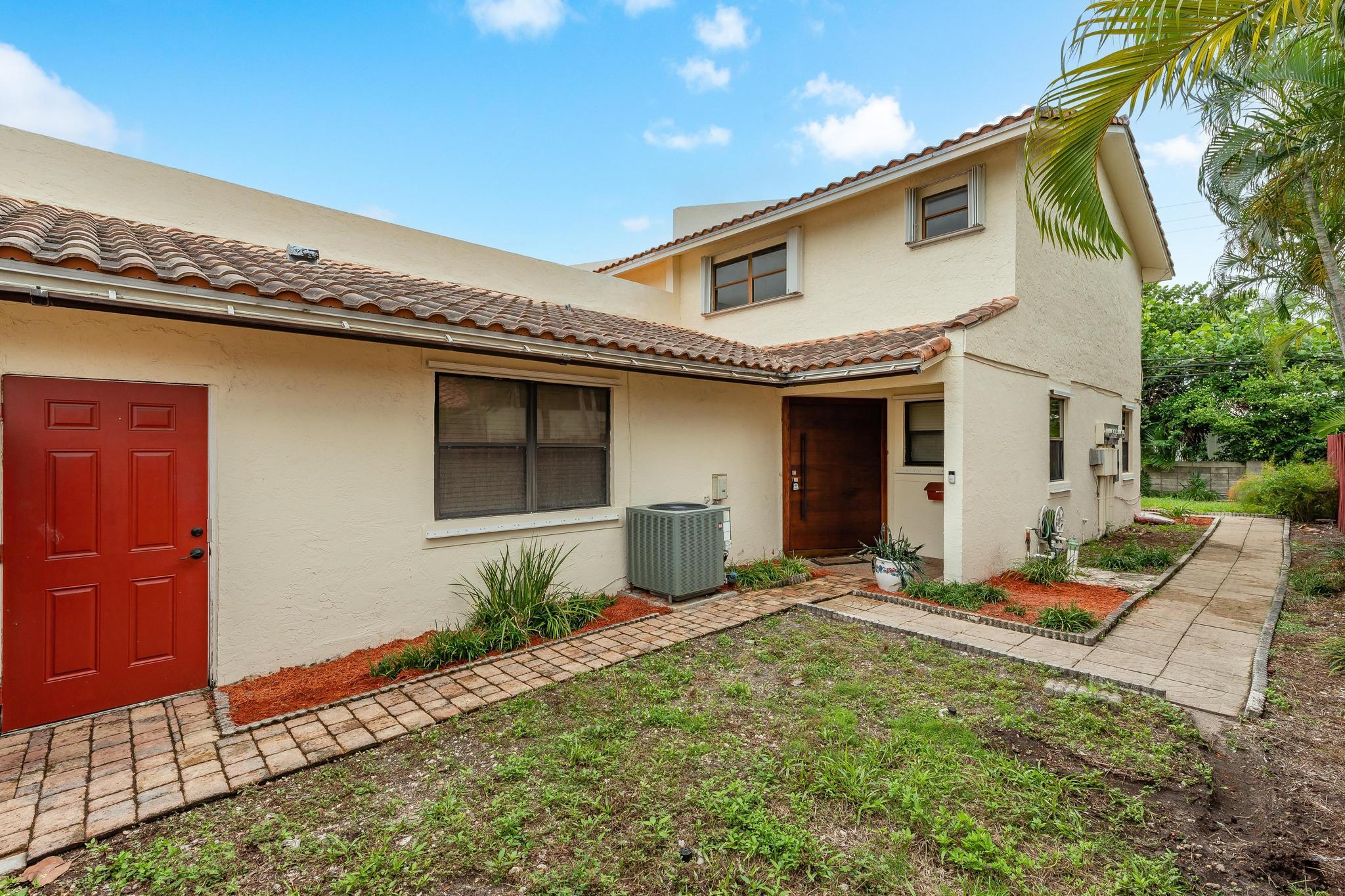 2530 NE 9th Street 1