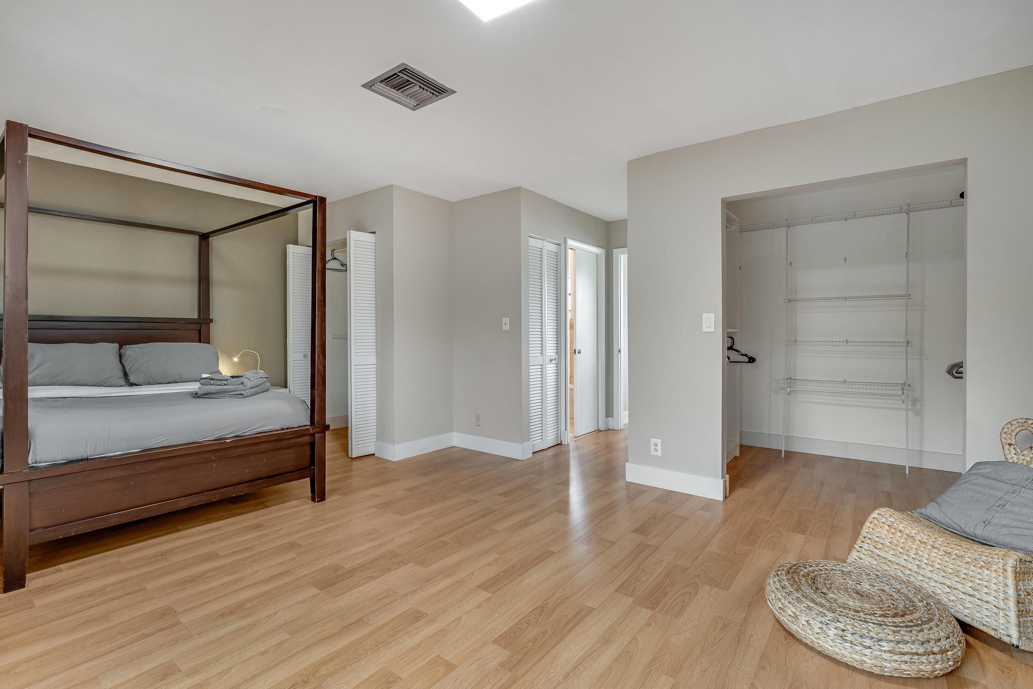 2530 NE 9th Street 1