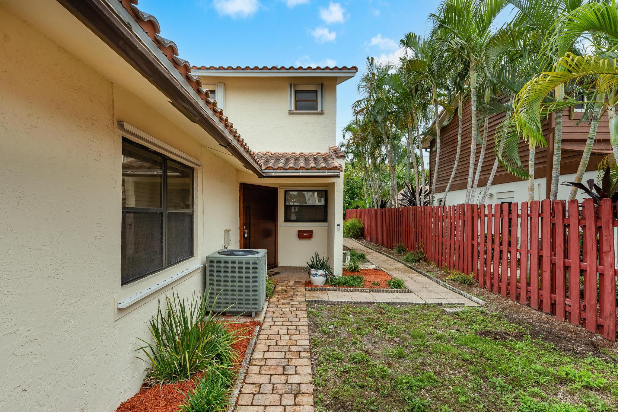 2530 NE 9th Street 1