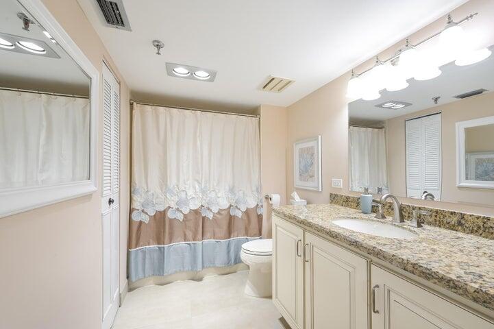 5340 NW 2nd Avenue NW 226