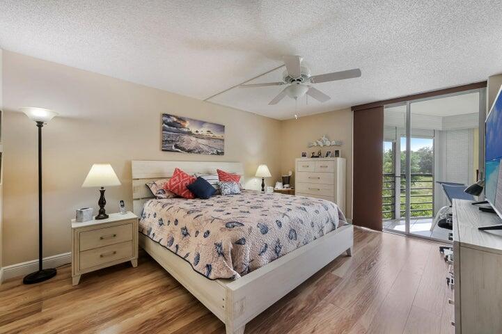 5340 NW 2nd Avenue NW 226