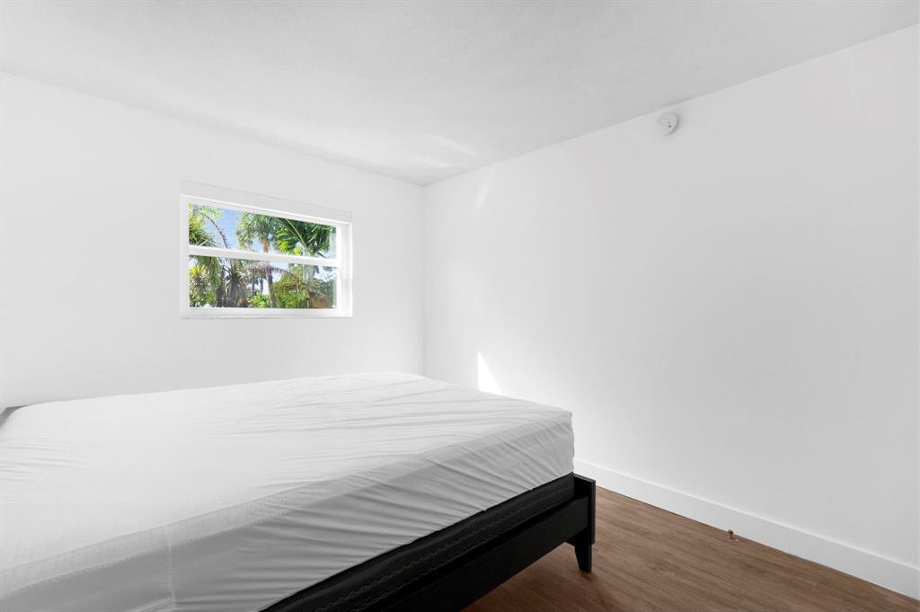 1439 S Ocean Boulevard 215, Lauderdale-By-The-Sea Unit: 215