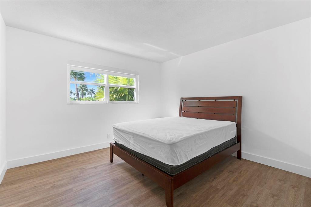 1439 S Ocean Boulevard 215, Lauderdale-By-The-Sea Unit: 215