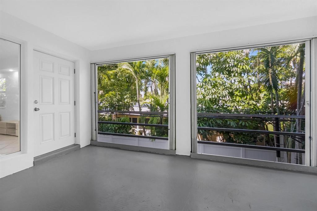 1439 S Ocean Boulevard 215, Lauderdale-By-The-Sea Unit: 215
