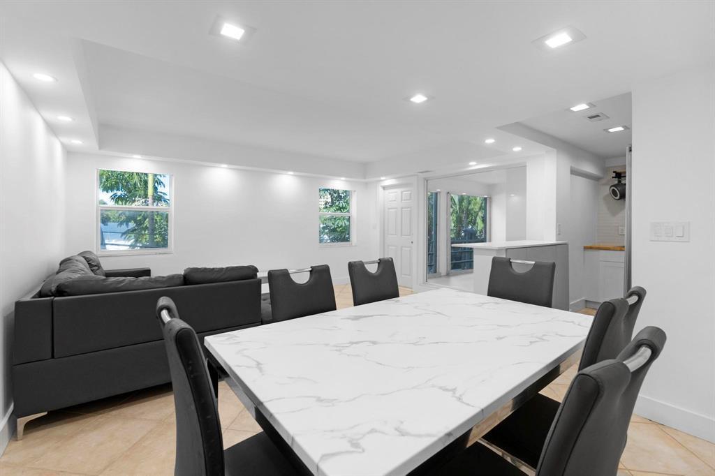 1439 S Ocean Boulevard 215, Lauderdale-By-The-Sea Unit: 215