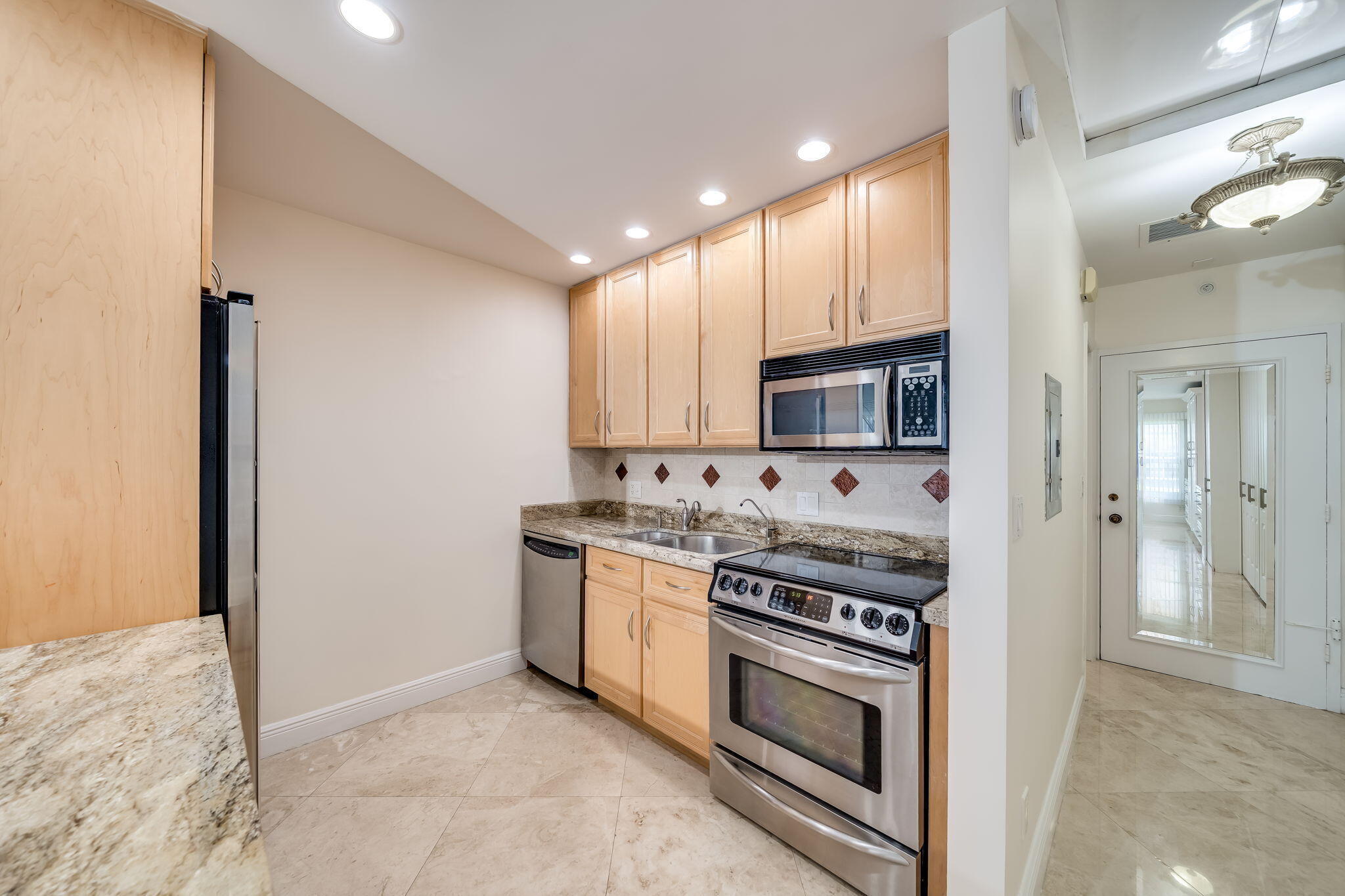 405 N Ocean Boulevard 122
