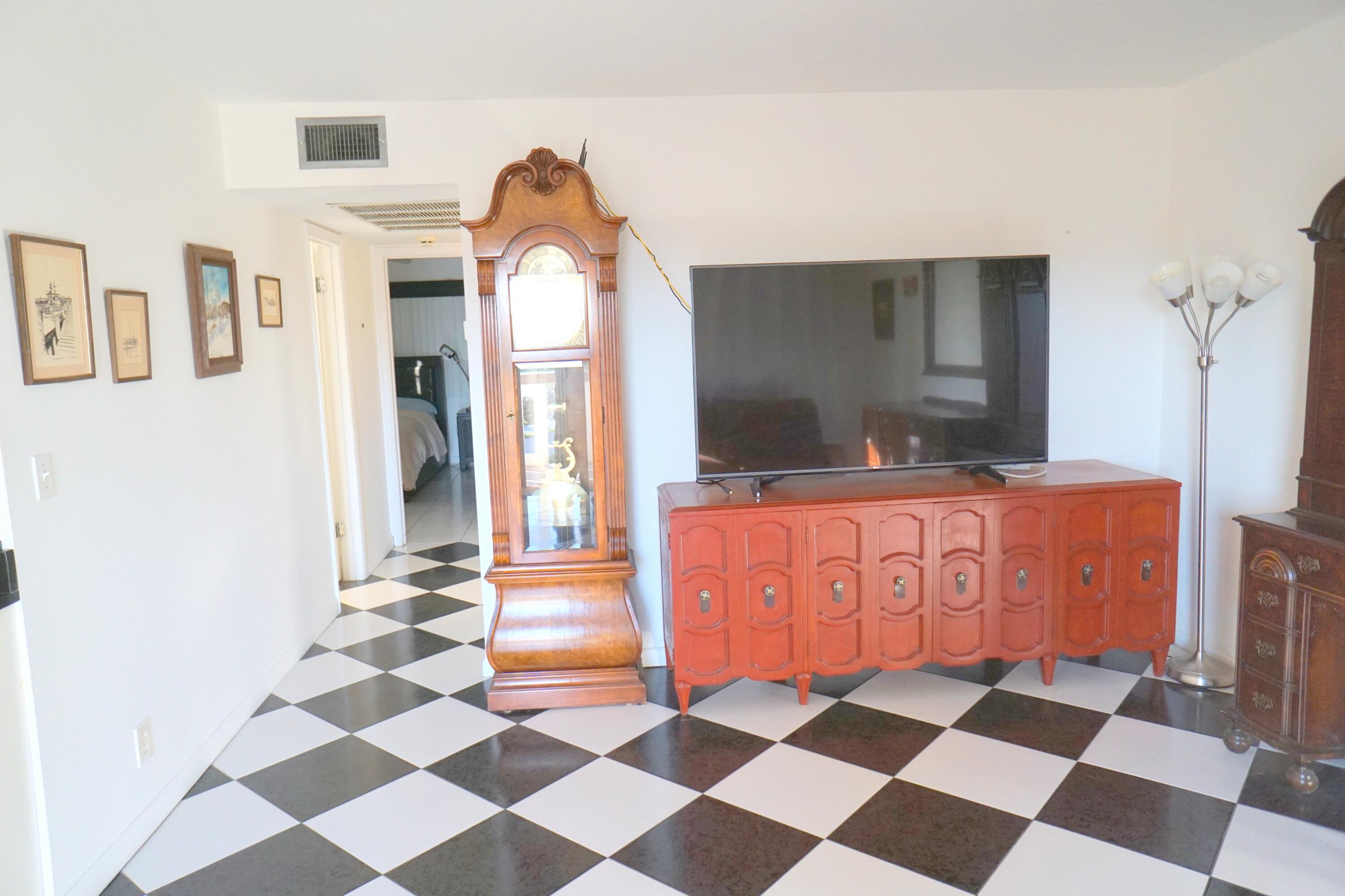 401 Southampton