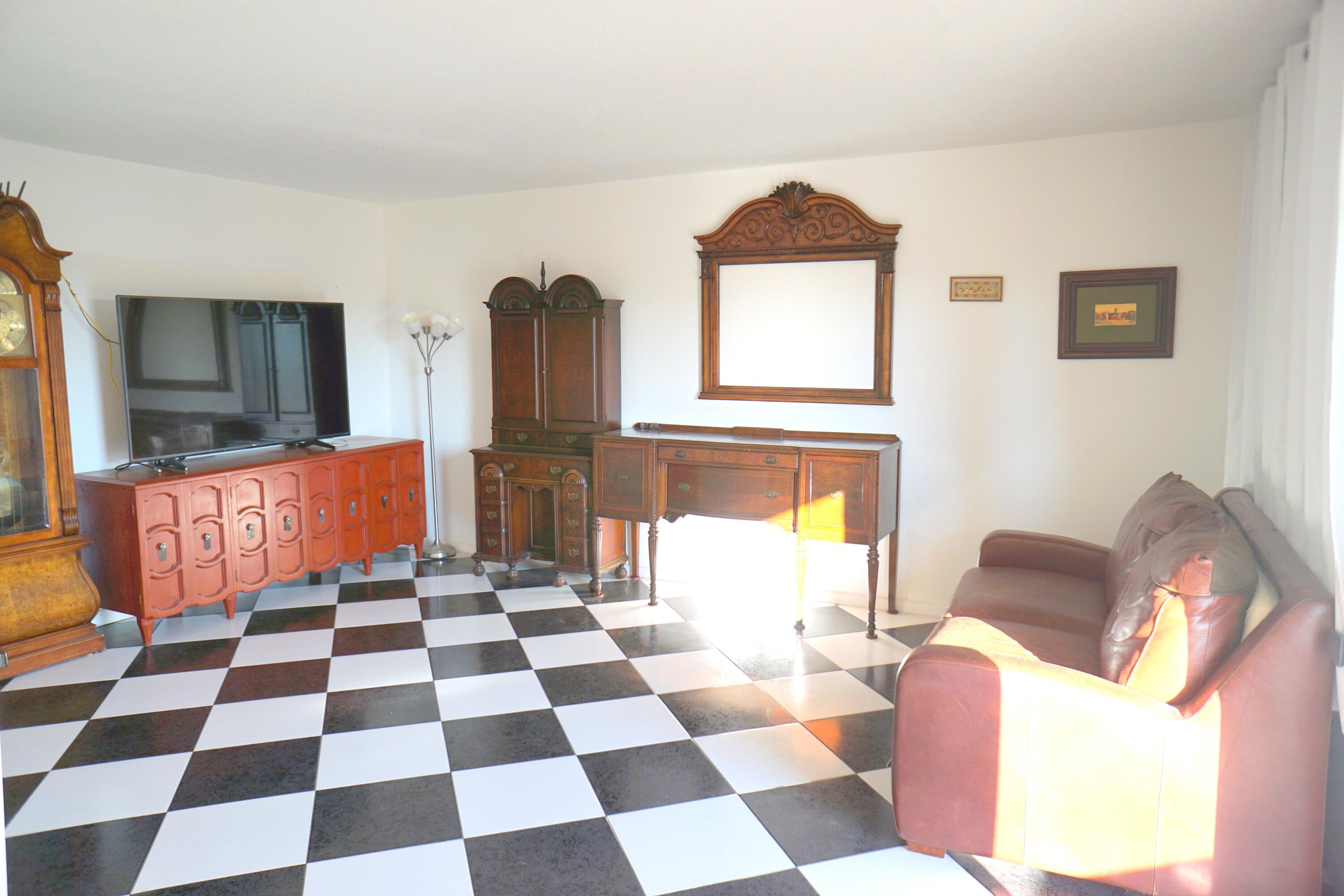401 Southampton