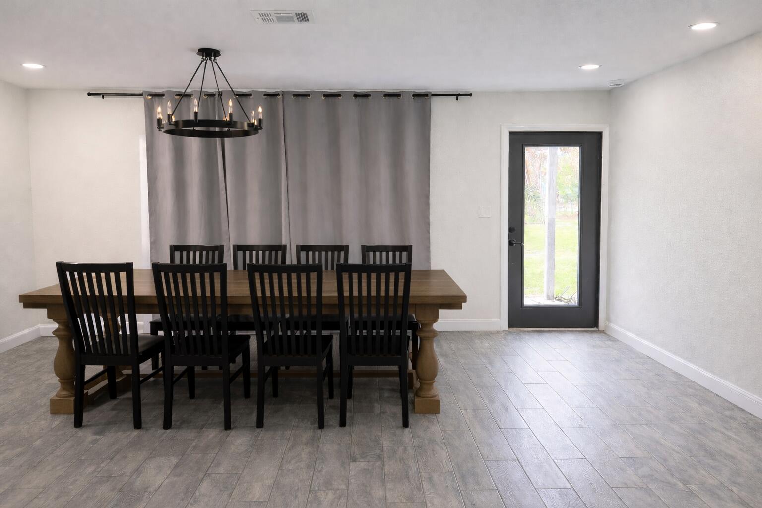 5512 Buchanan Drive