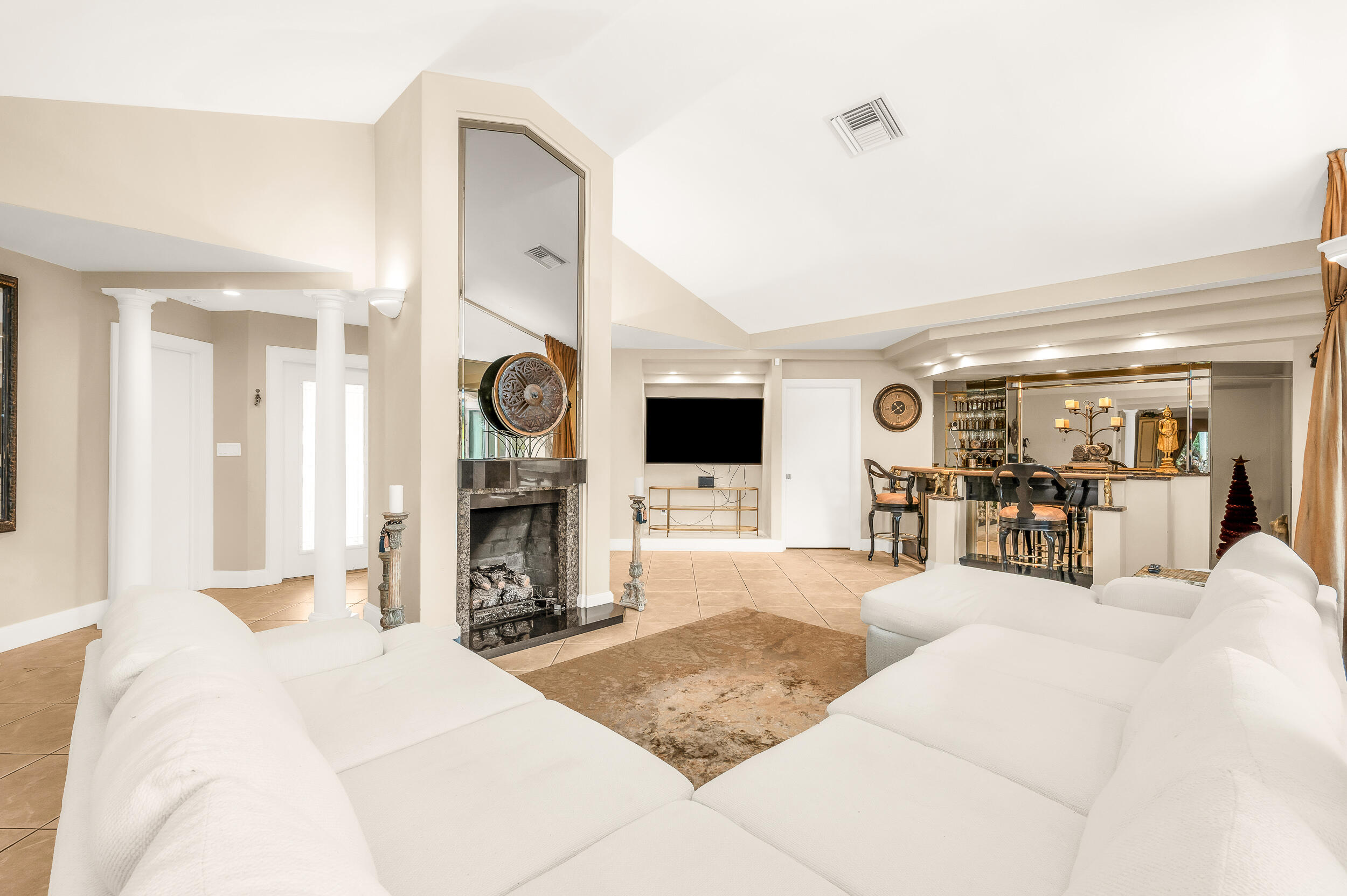280 Tradewind Drive