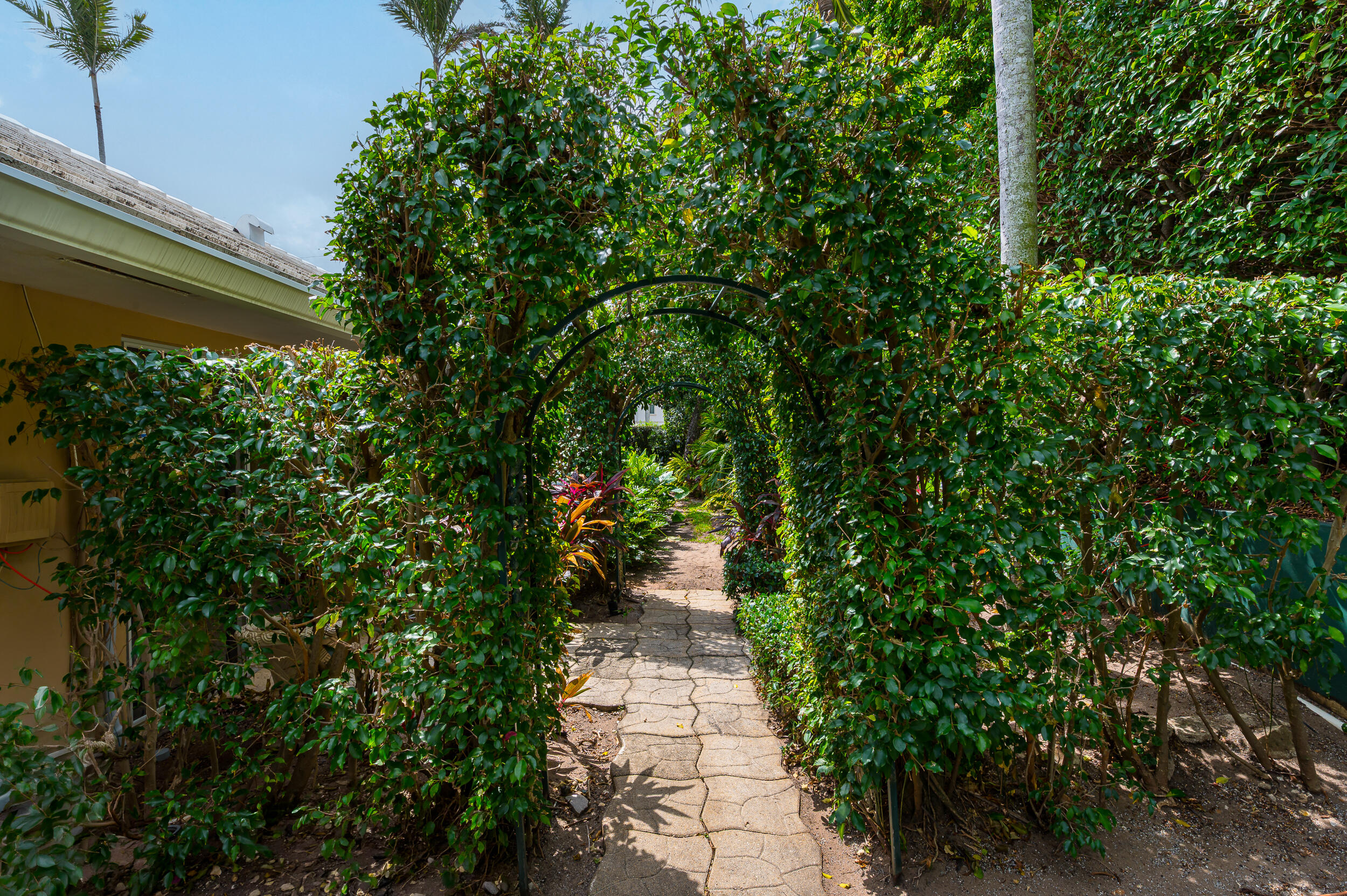 280 Tradewind Drive