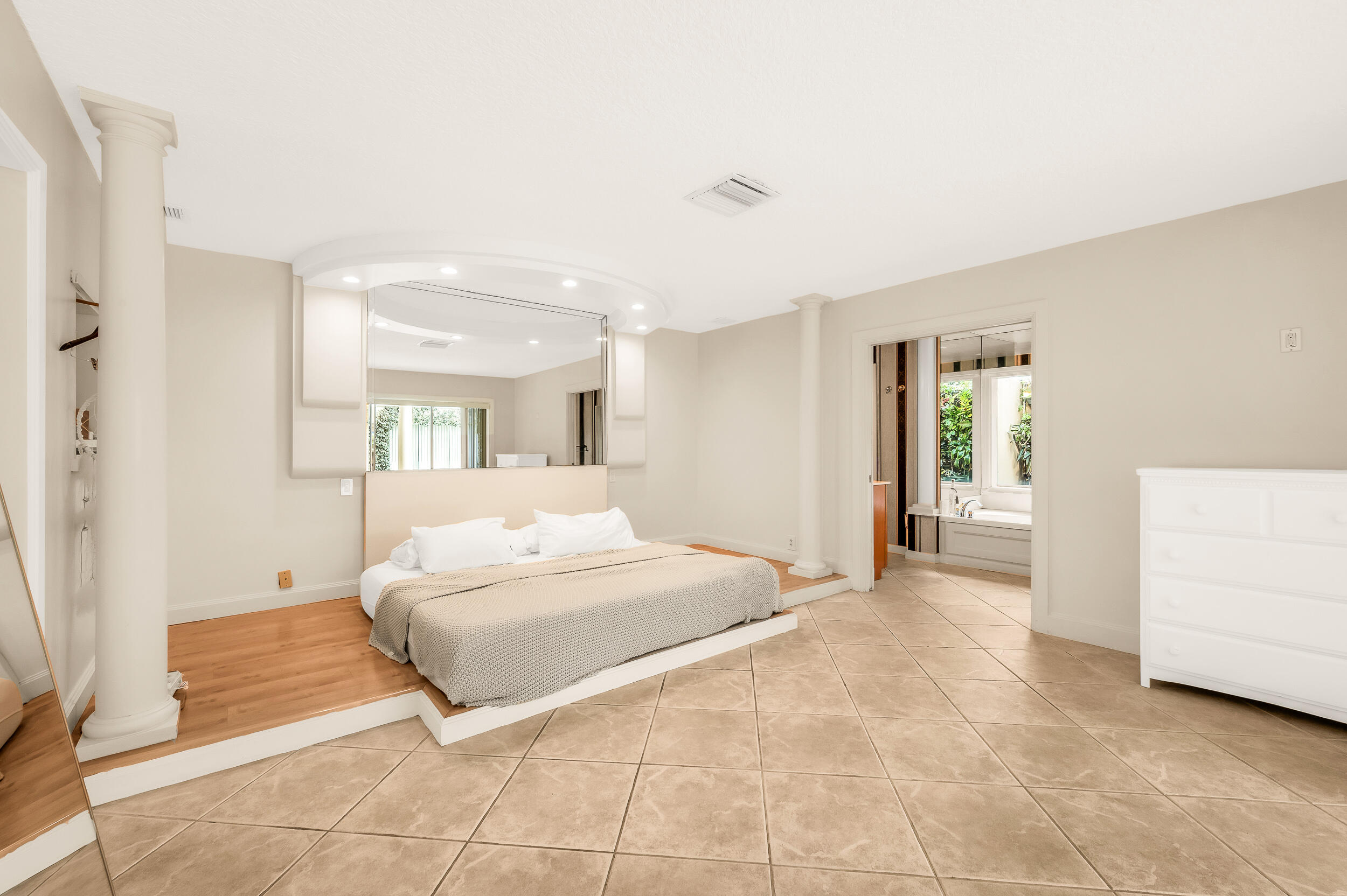 280 Tradewind Drive