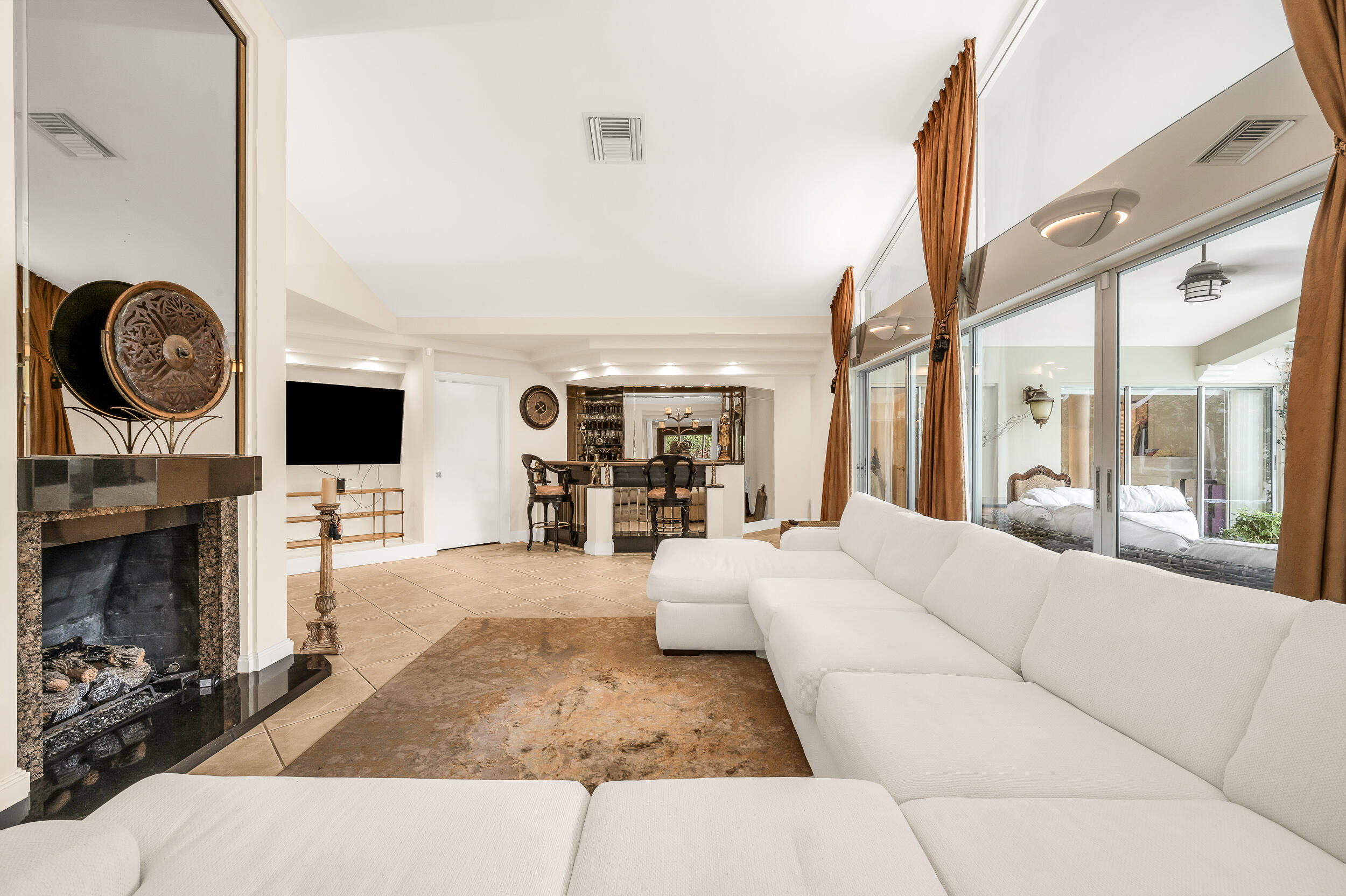 280 Tradewind Drive