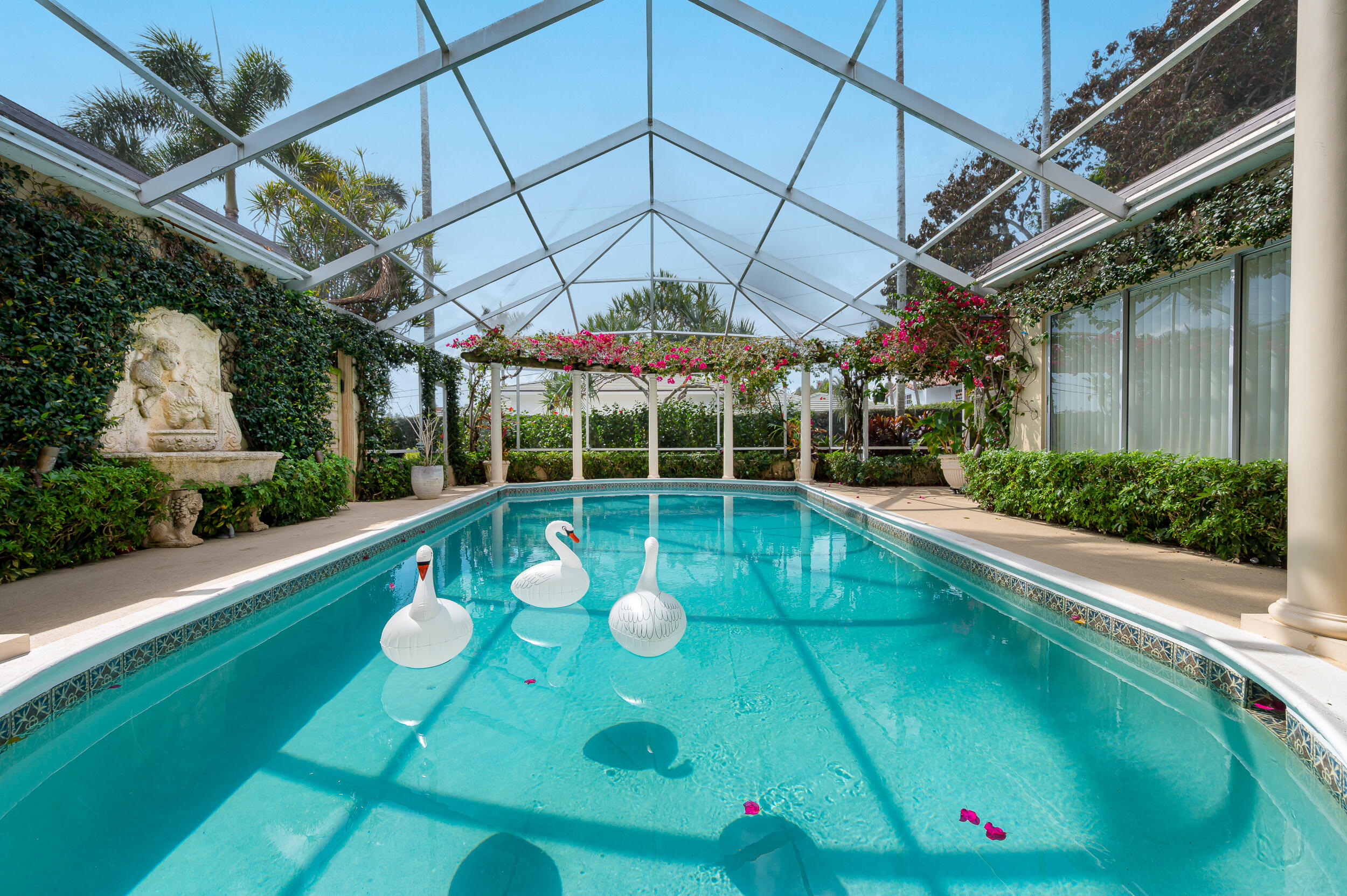 280 Tradewind Drive