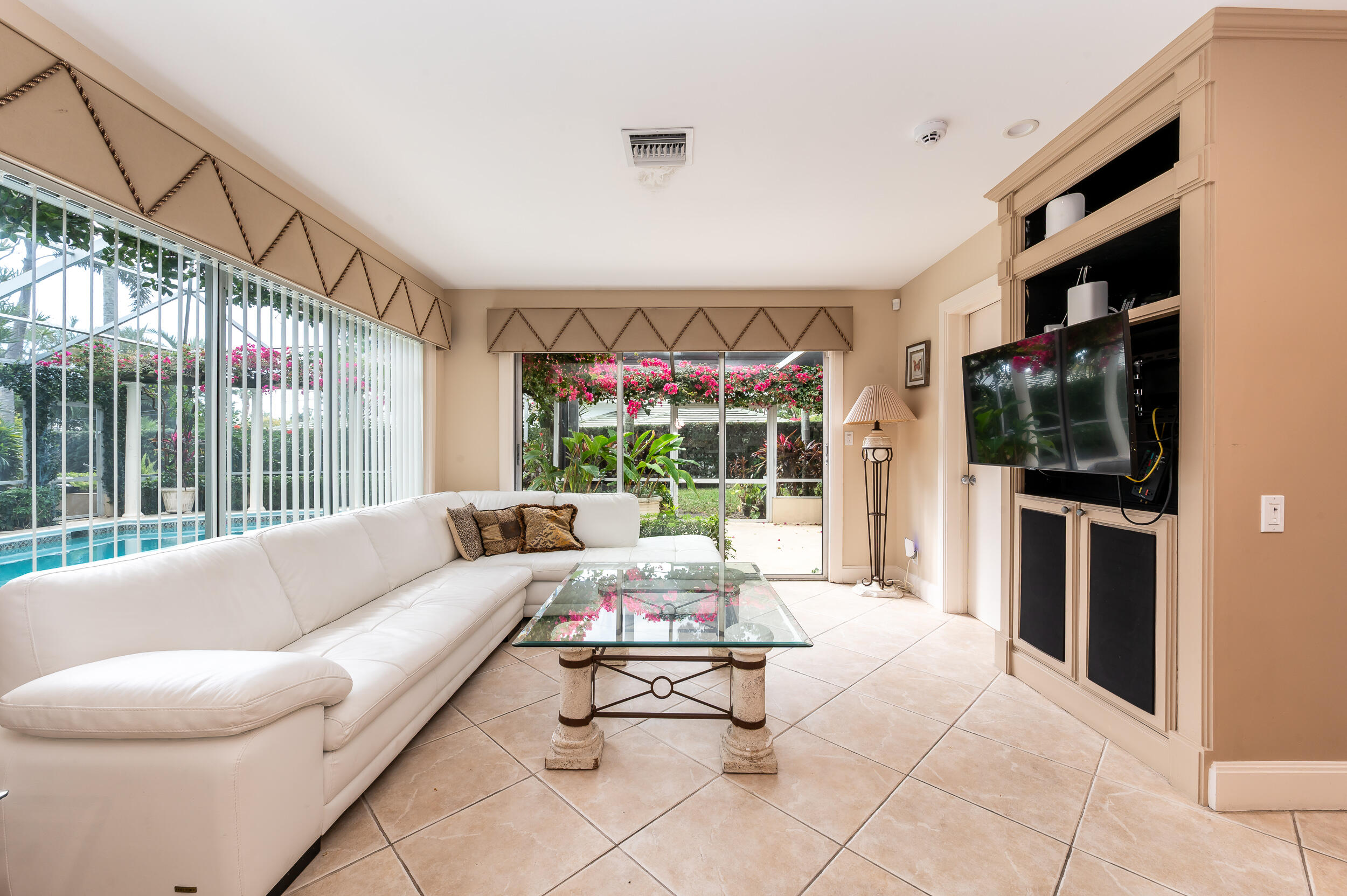 280 Tradewind Drive