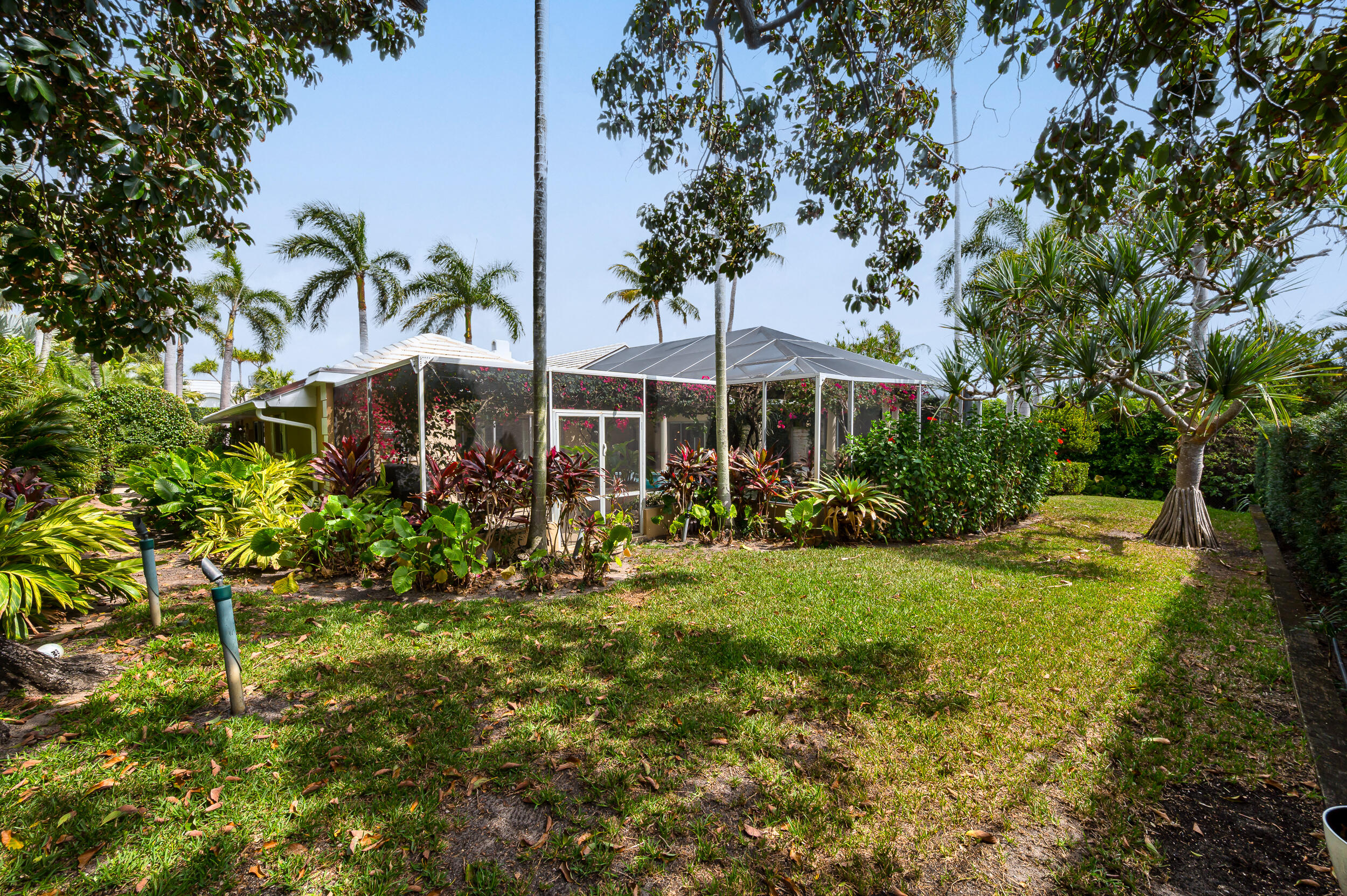 280 Tradewind Drive