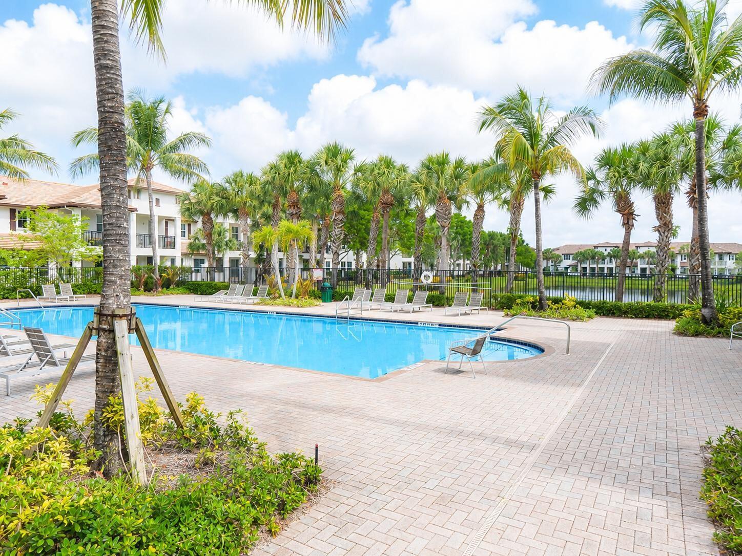 4720 Mimosa Place 909