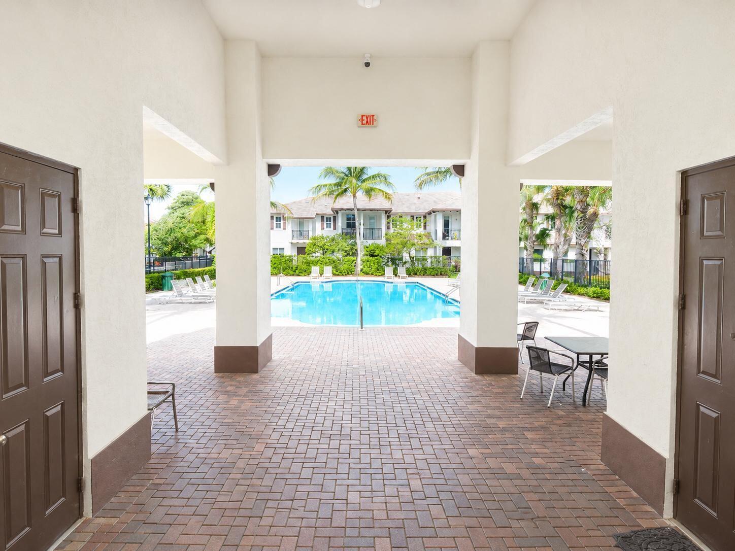 4720 Mimosa Place 909