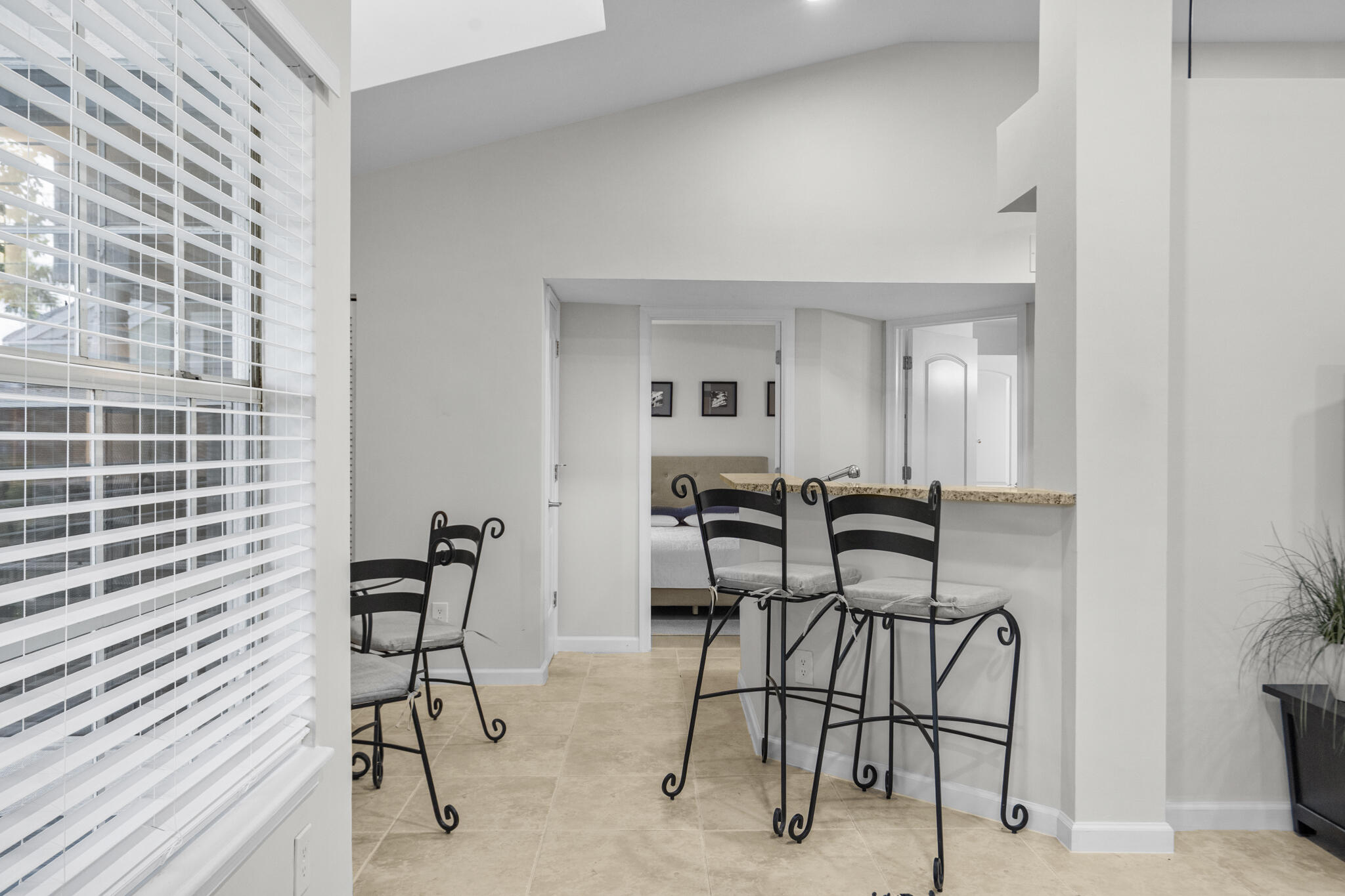 1000 Crystal Way L