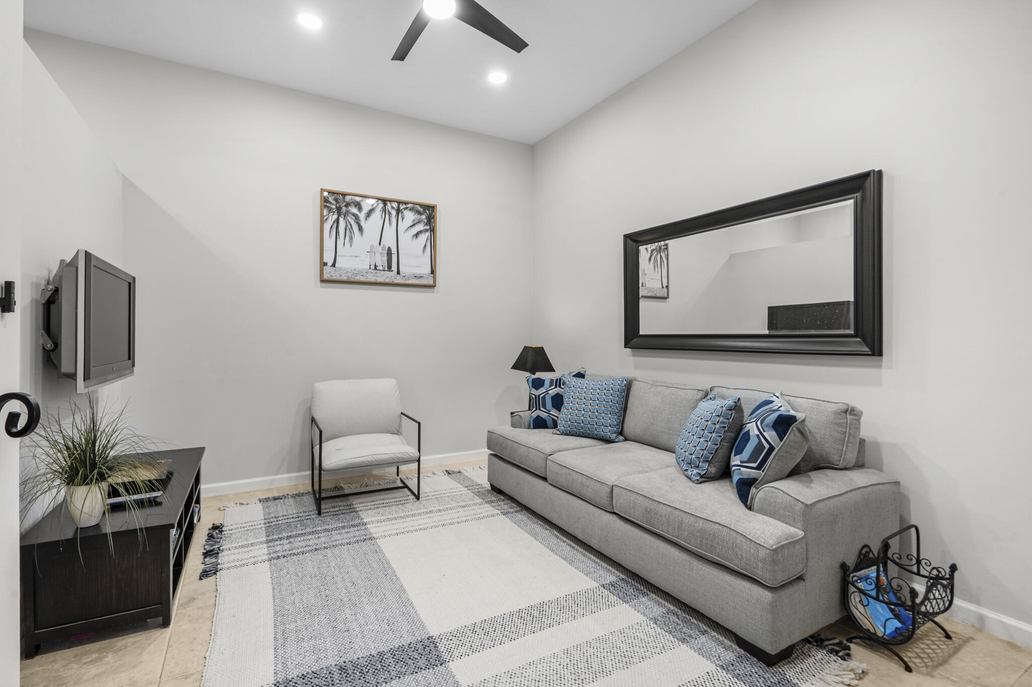 1000 Crystal Way L