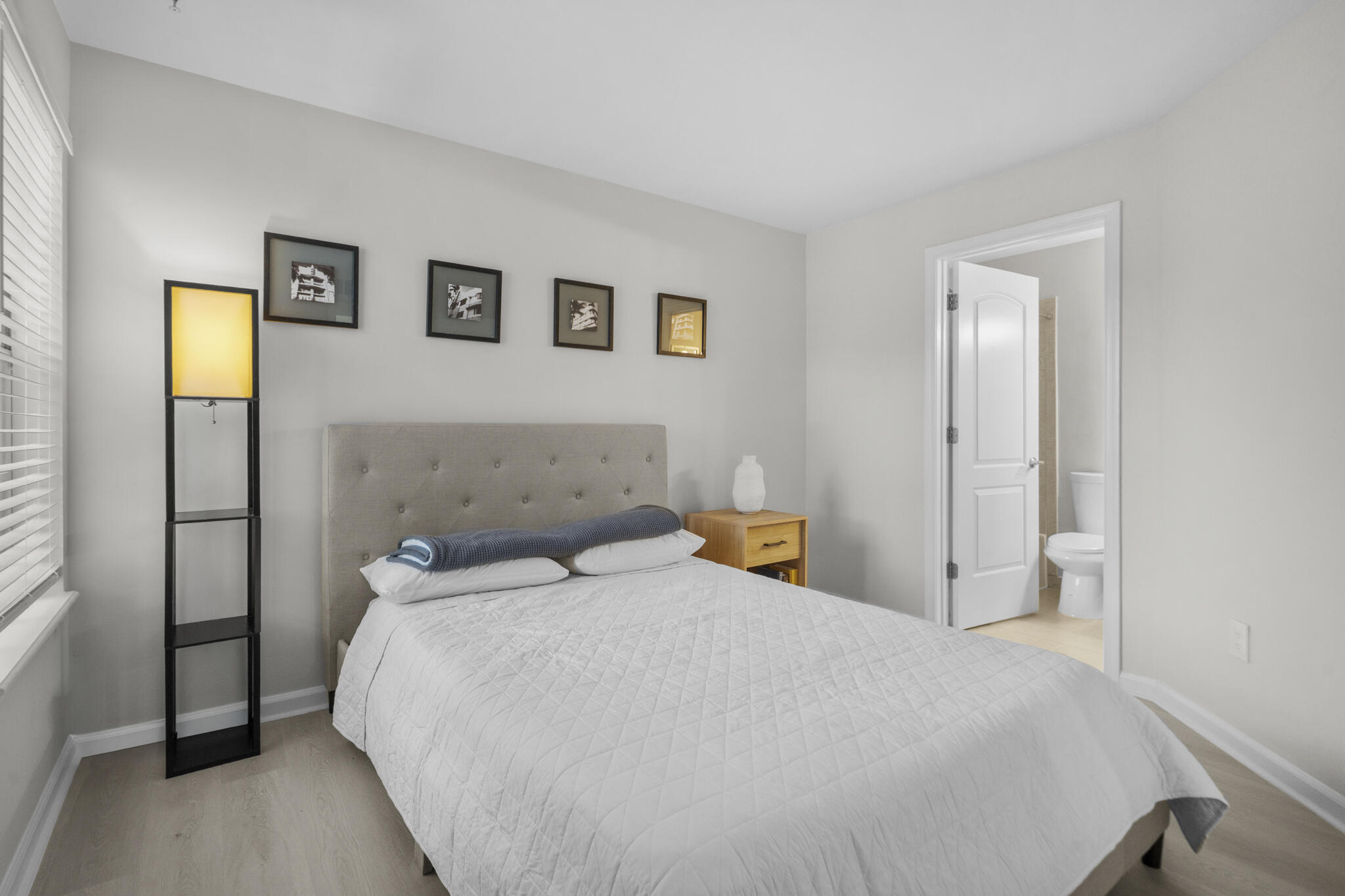 1000 Crystal Way L