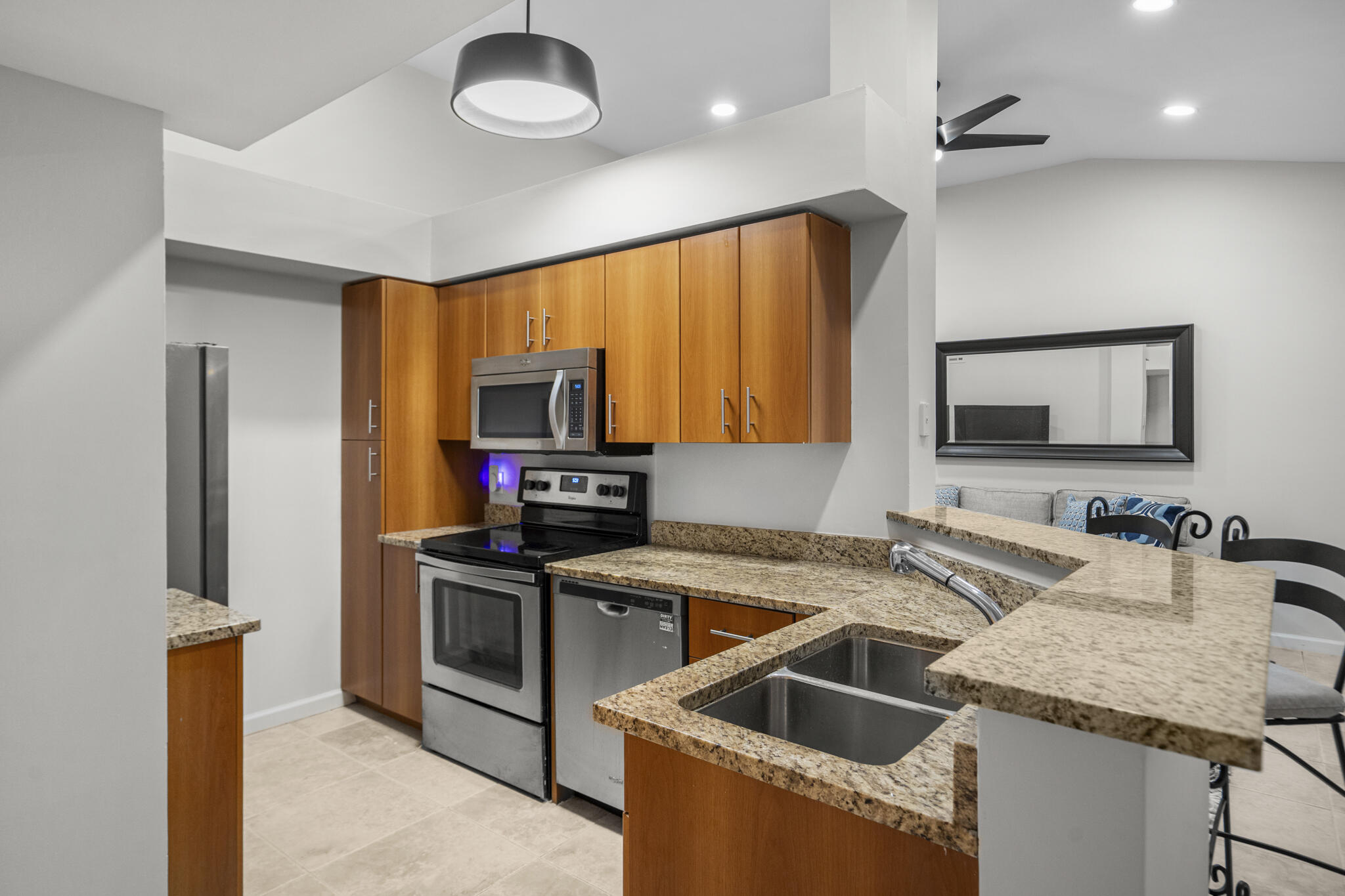 1000 Crystal Way L