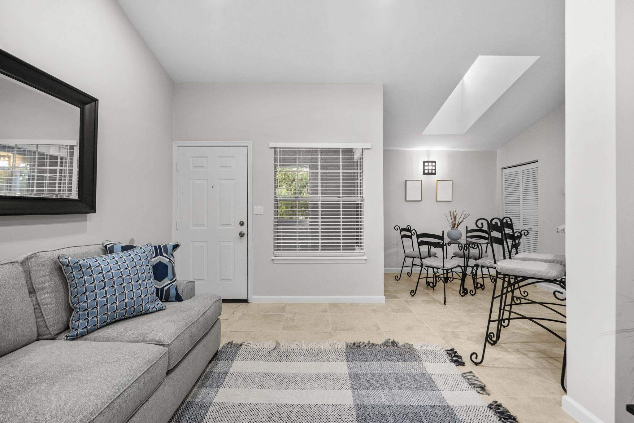 1000 Crystal Way L