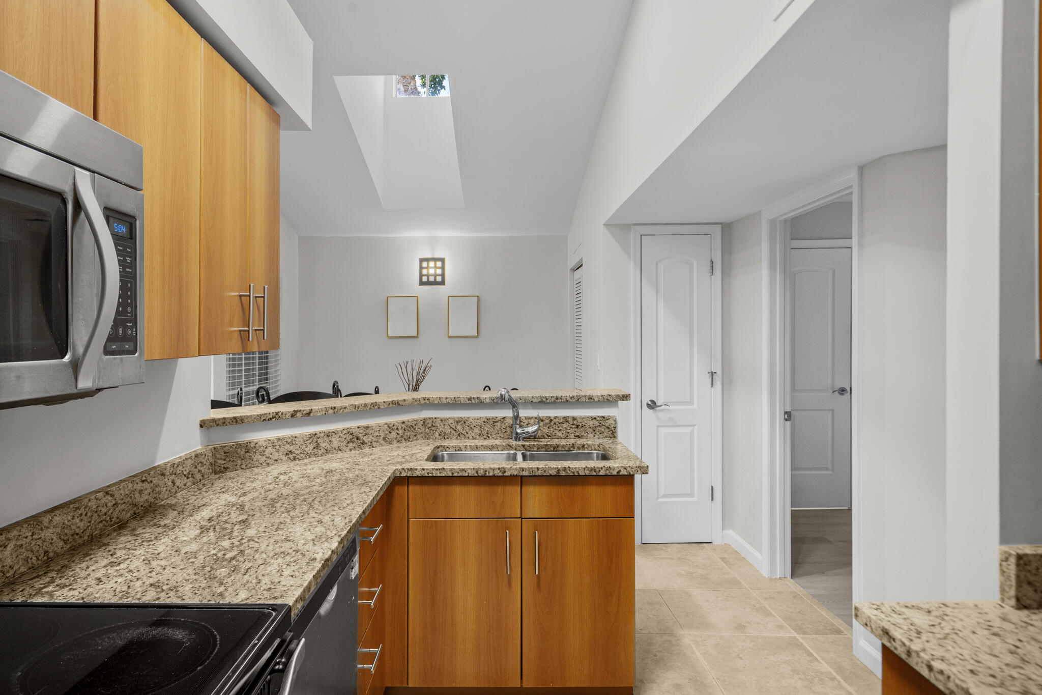 1000 Crystal Way L