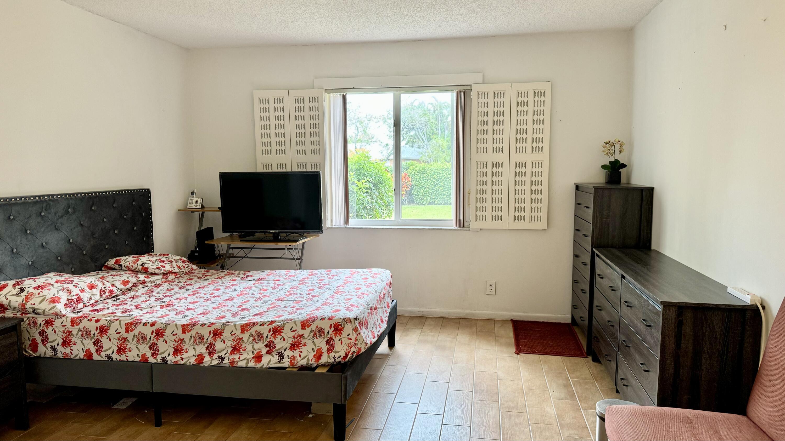 1551 NW 20th Avenue 102
