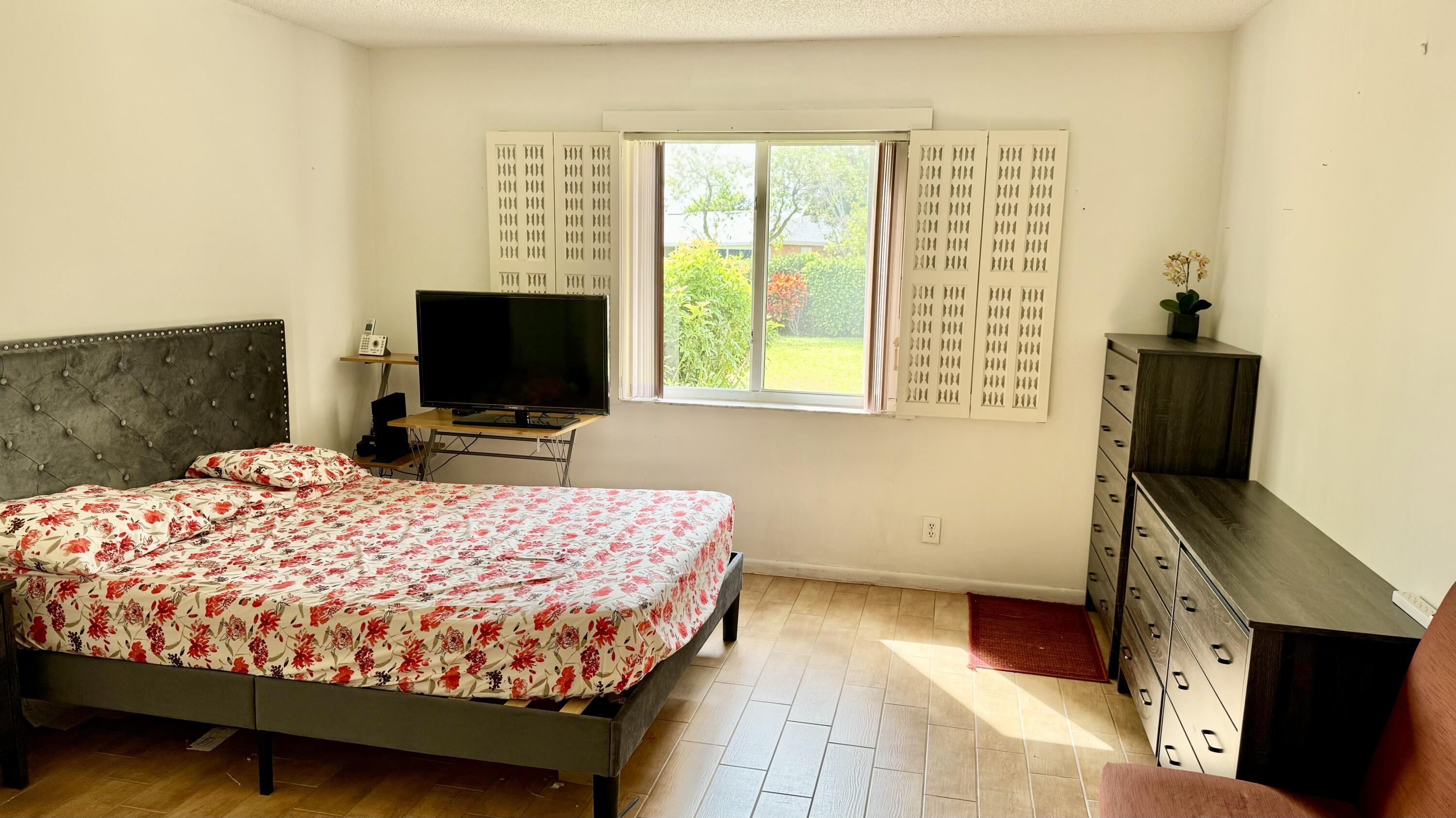 1551 NW 20th Avenue 102