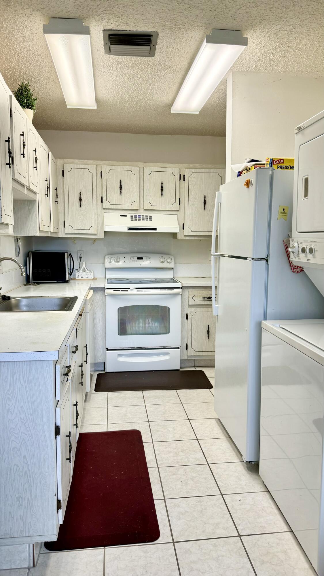 1551 NW 20th Avenue 102