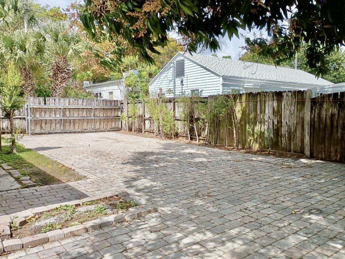 205 S Federal Highway