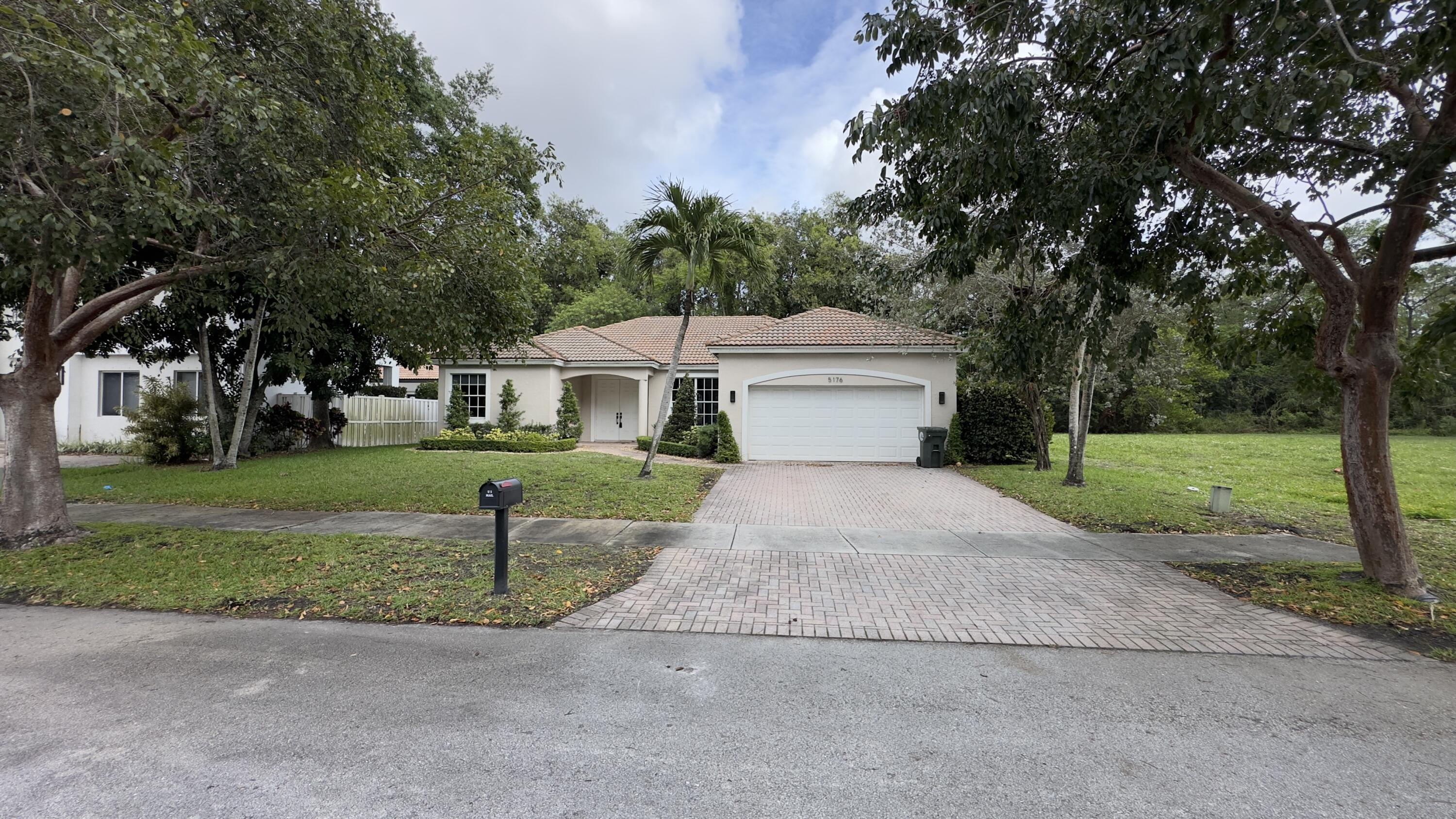 5176 NW 50th Terrace