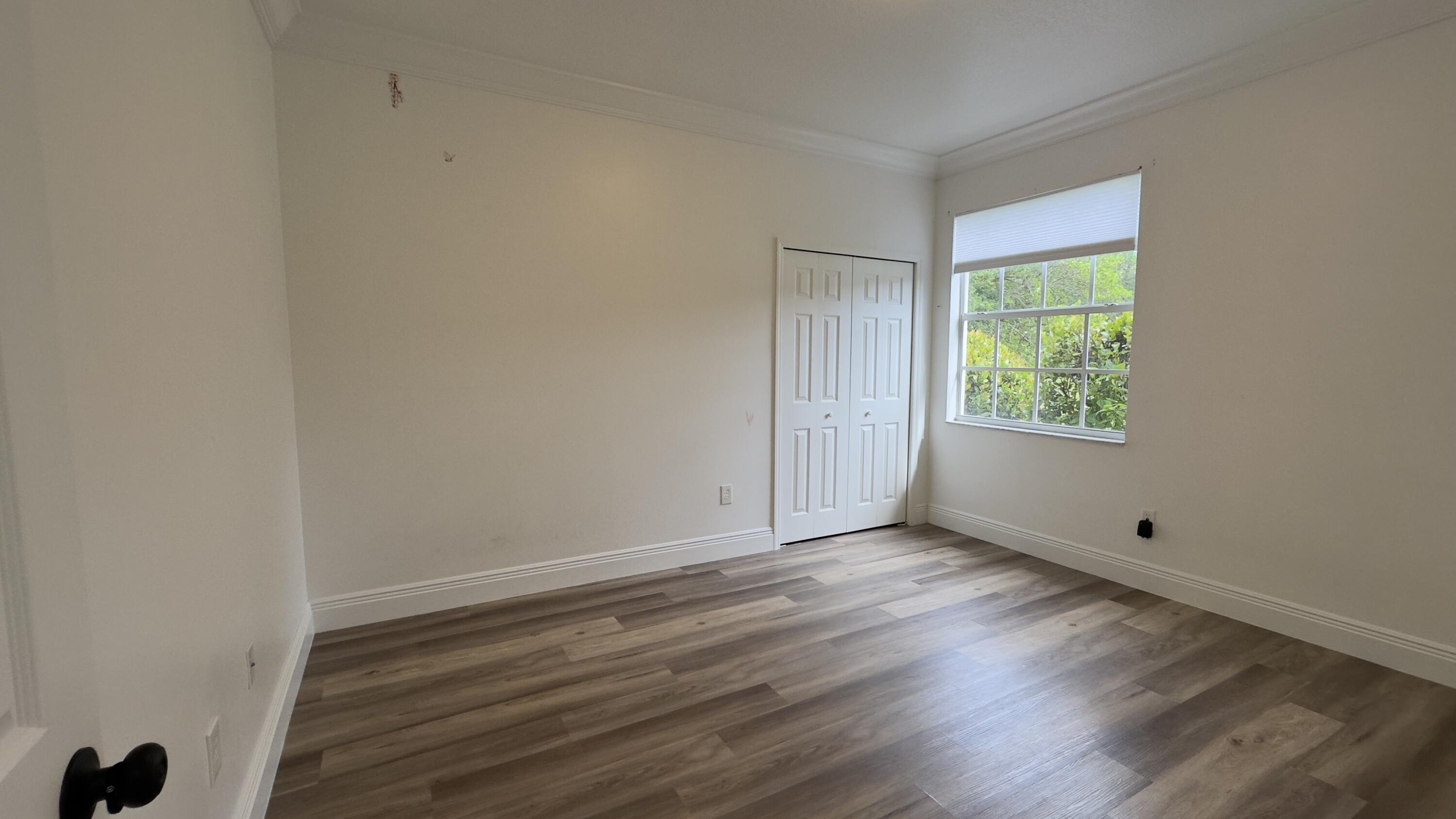 5176 NW 50th Terrace