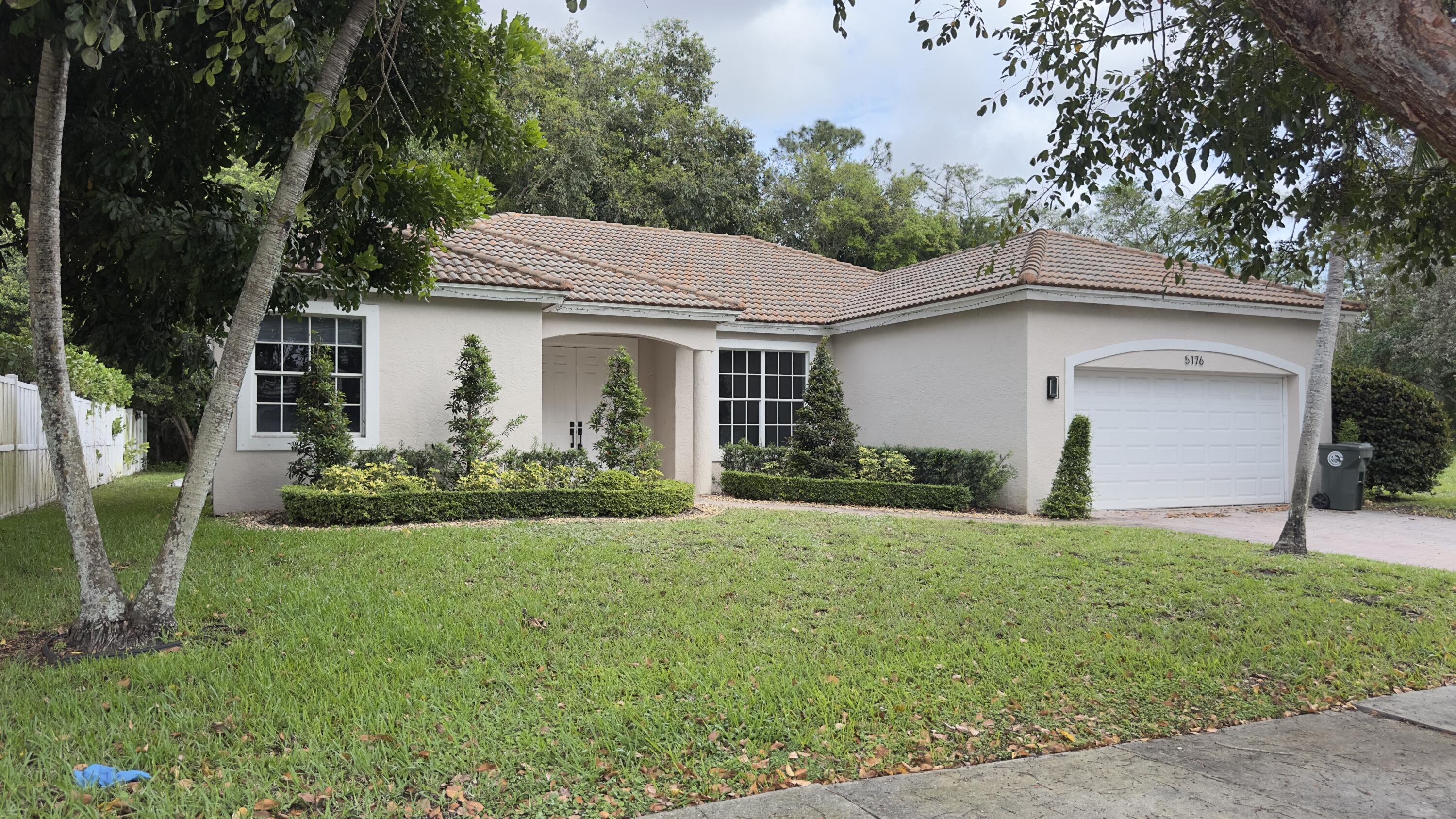 5176 NW 50th Terrace